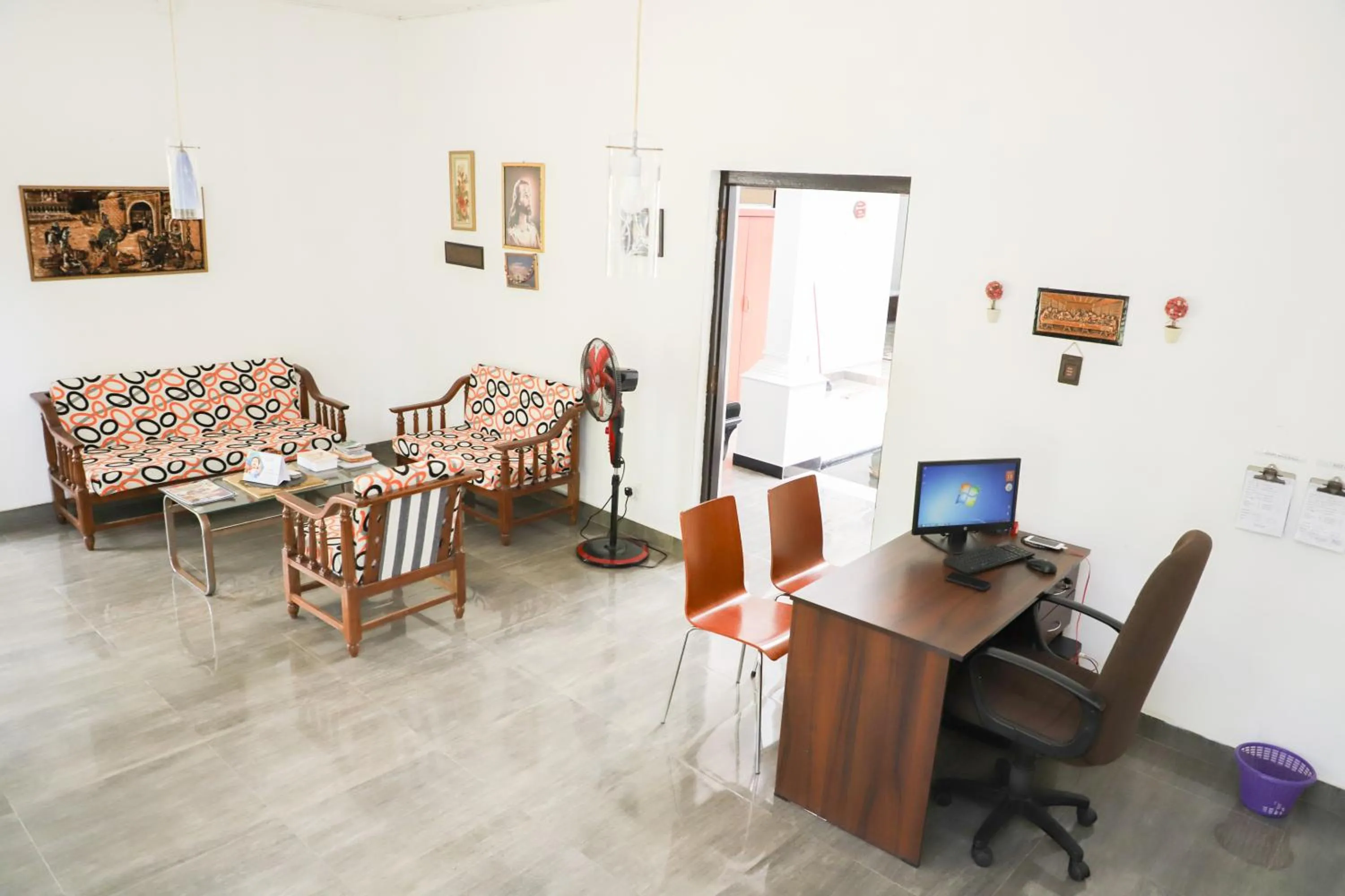 Lobby or reception in HOSTEL KATUNAYAKE At COLOMBO AIRPORT TRANSIT