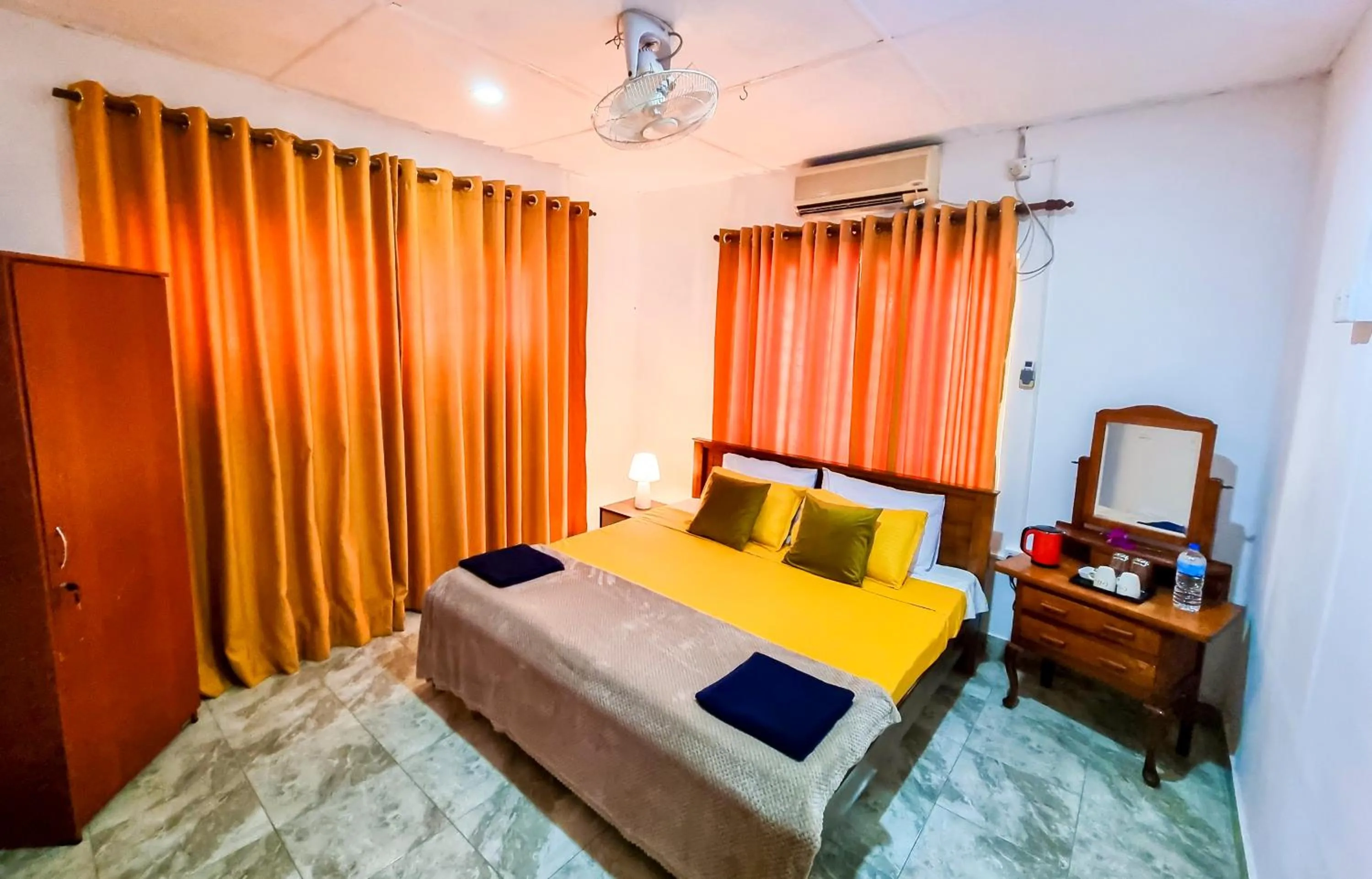Bed in HOSTEL KATUNAYAKE At COLOMBO AIRPORT TRANSIT