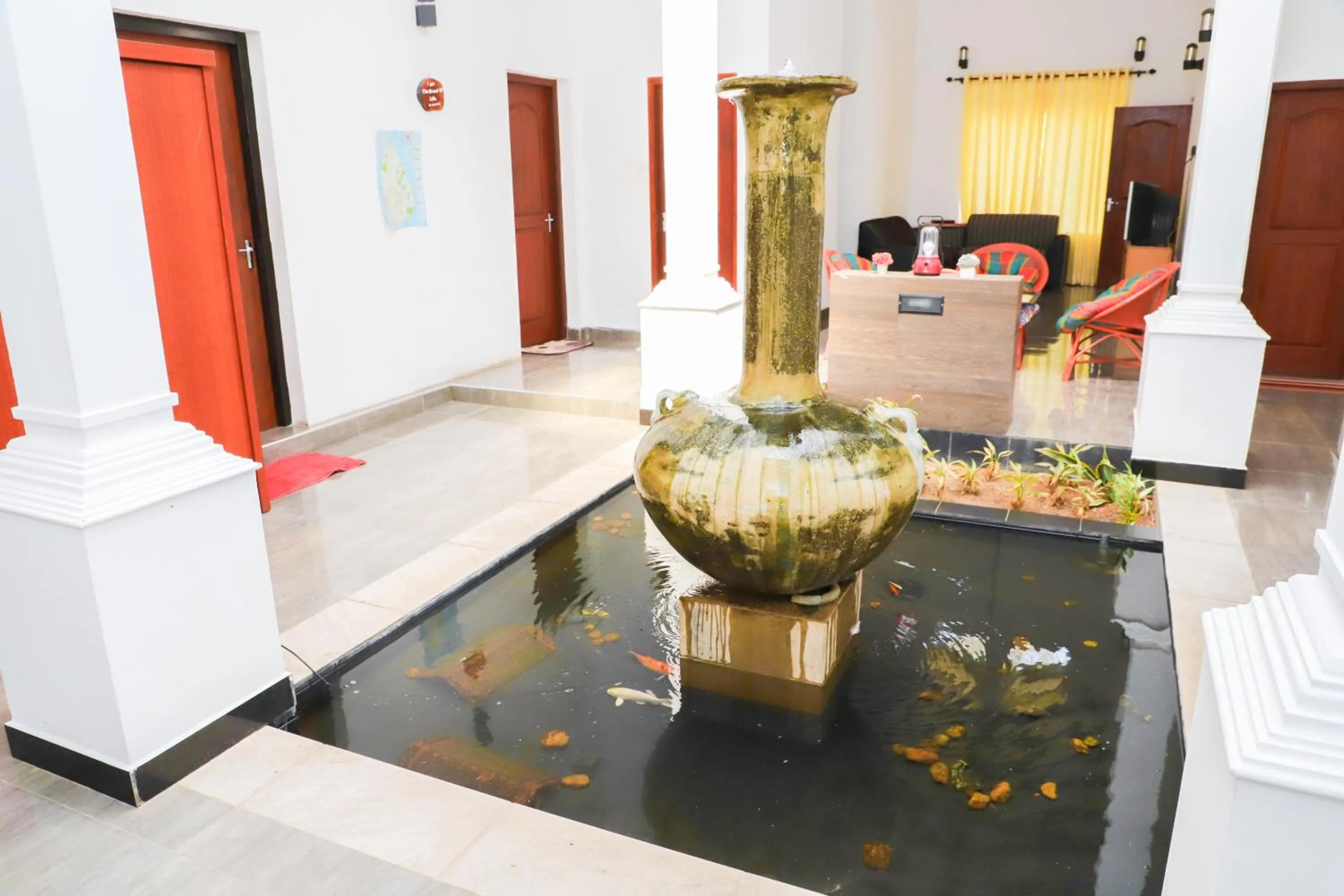 Communal lounge/ TV room in HOSTEL KATUNAYAKE At COLOMBO AIRPORT TRANSIT