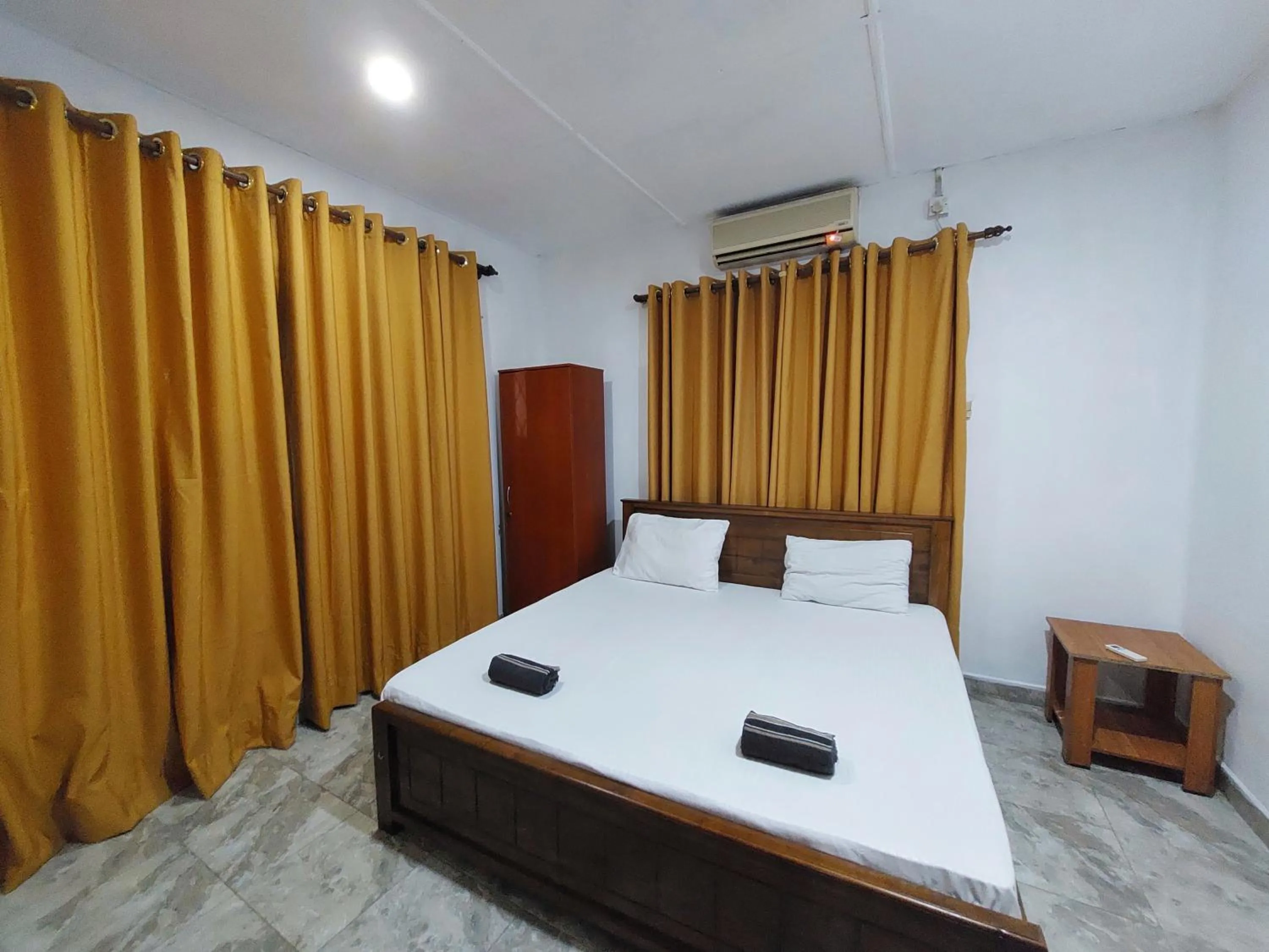 Bed in HOSTEL KATUNAYAKE At COLOMBO AIRPORT TRANSIT