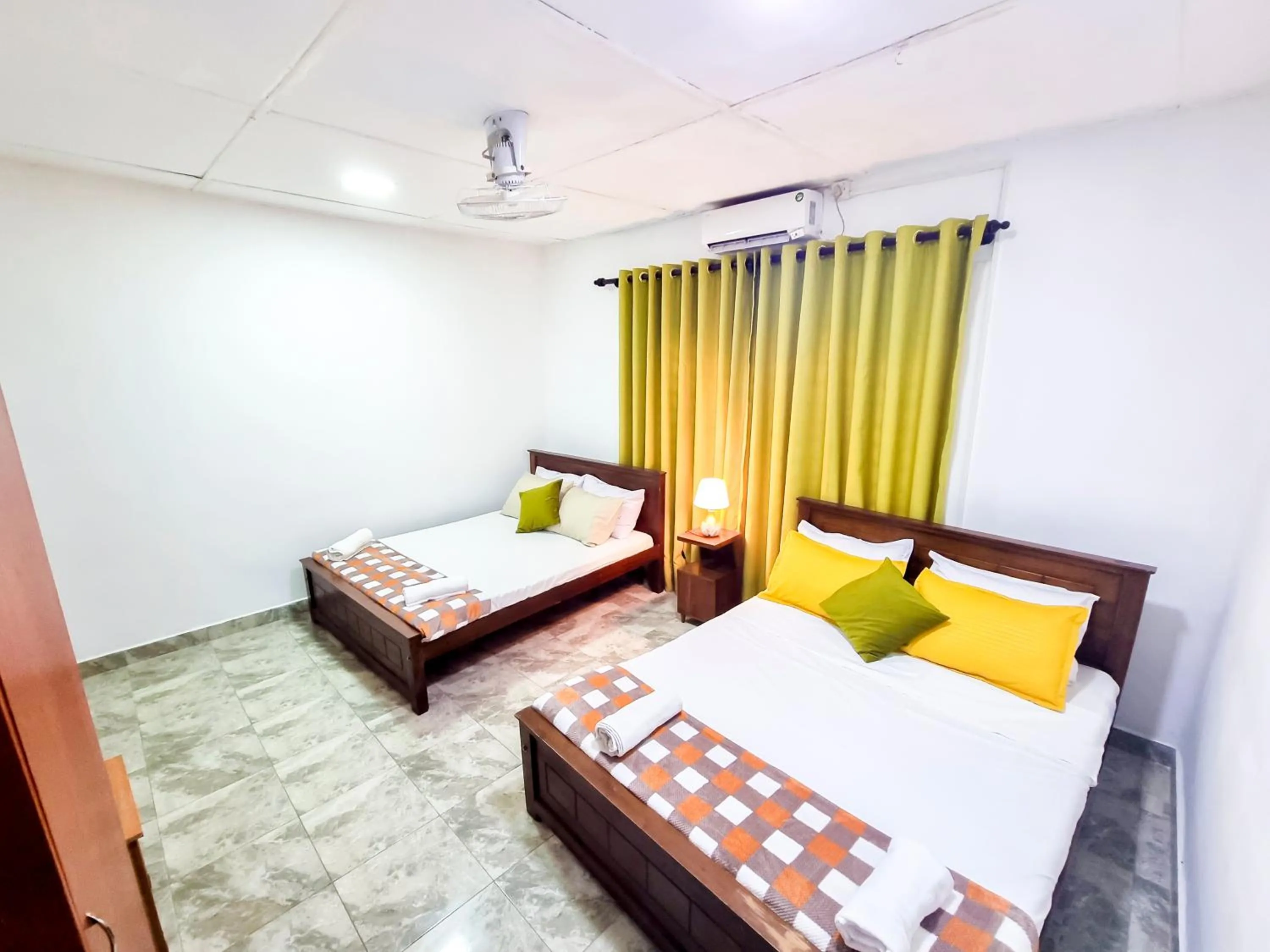 Photo of the whole room, Bed in HOSTEL KATUNAYAKE At COLOMBO AIRPORT TRANSIT