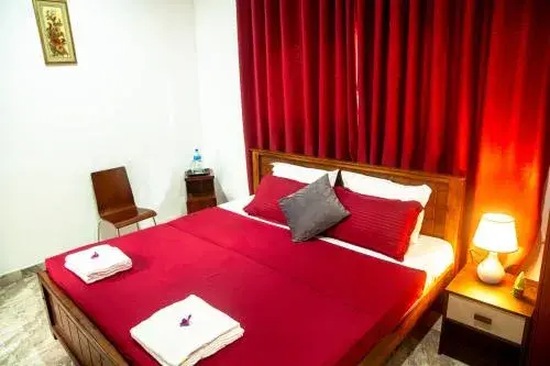 Deluxe King Room in HOSTEL KATUNAYAKE At COLOMBO AIRPORT TRANSIT Deluxe King Room in HOSTEL KATUNAYAKE At COLOMBO AIRPORT TRANSIT