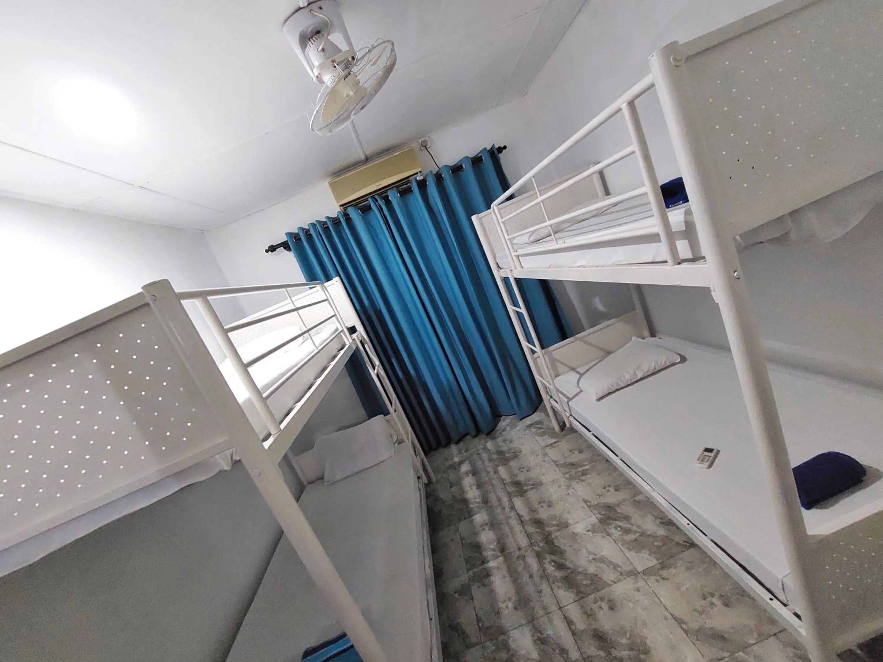 Bed in HOSTEL KATUNAYAKE At COLOMBO AIRPORT TRANSIT