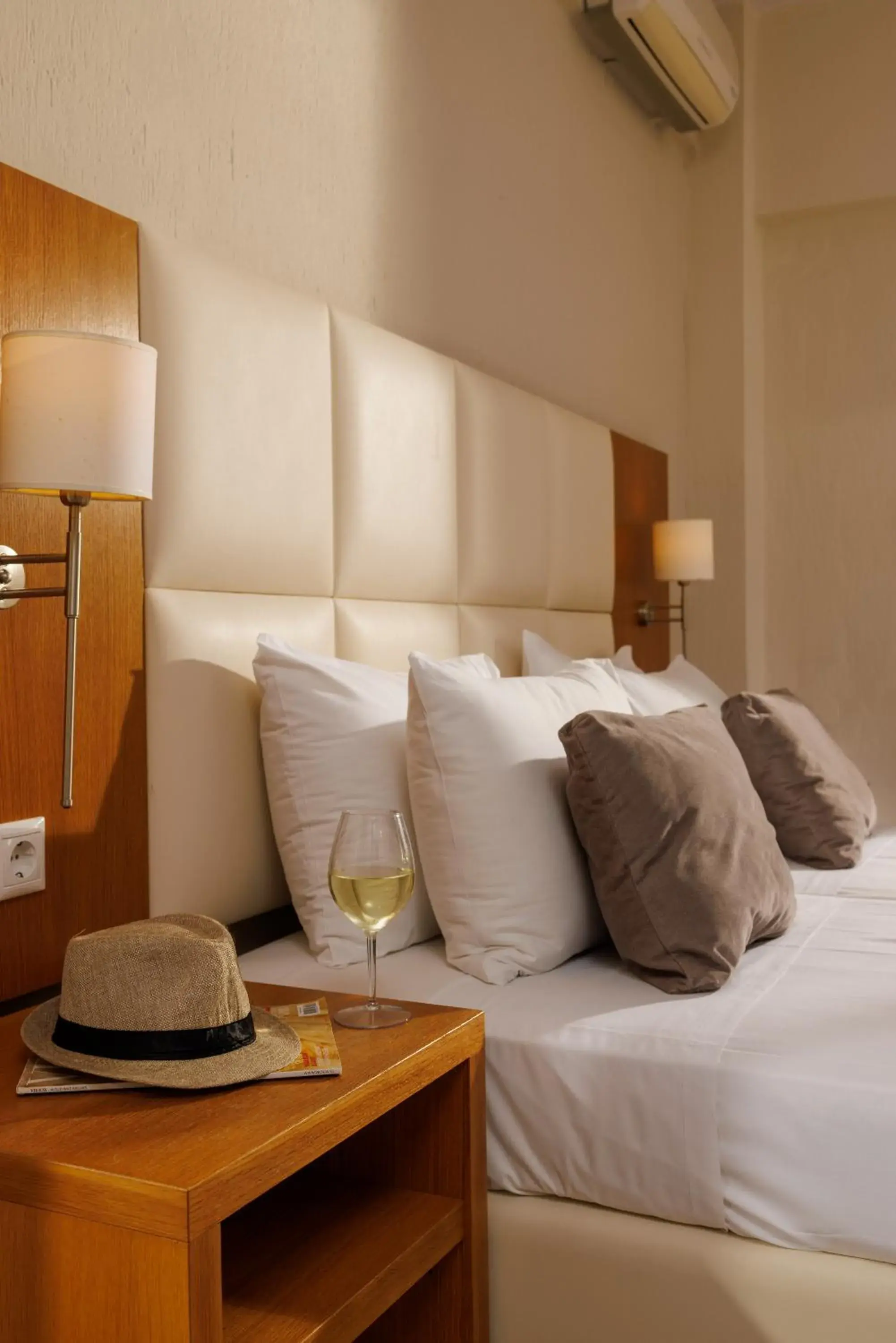 Bed in Malia Bay Beach Hotel & Bungalows Bed in Malia Bay Beach Hotel & Bungalows