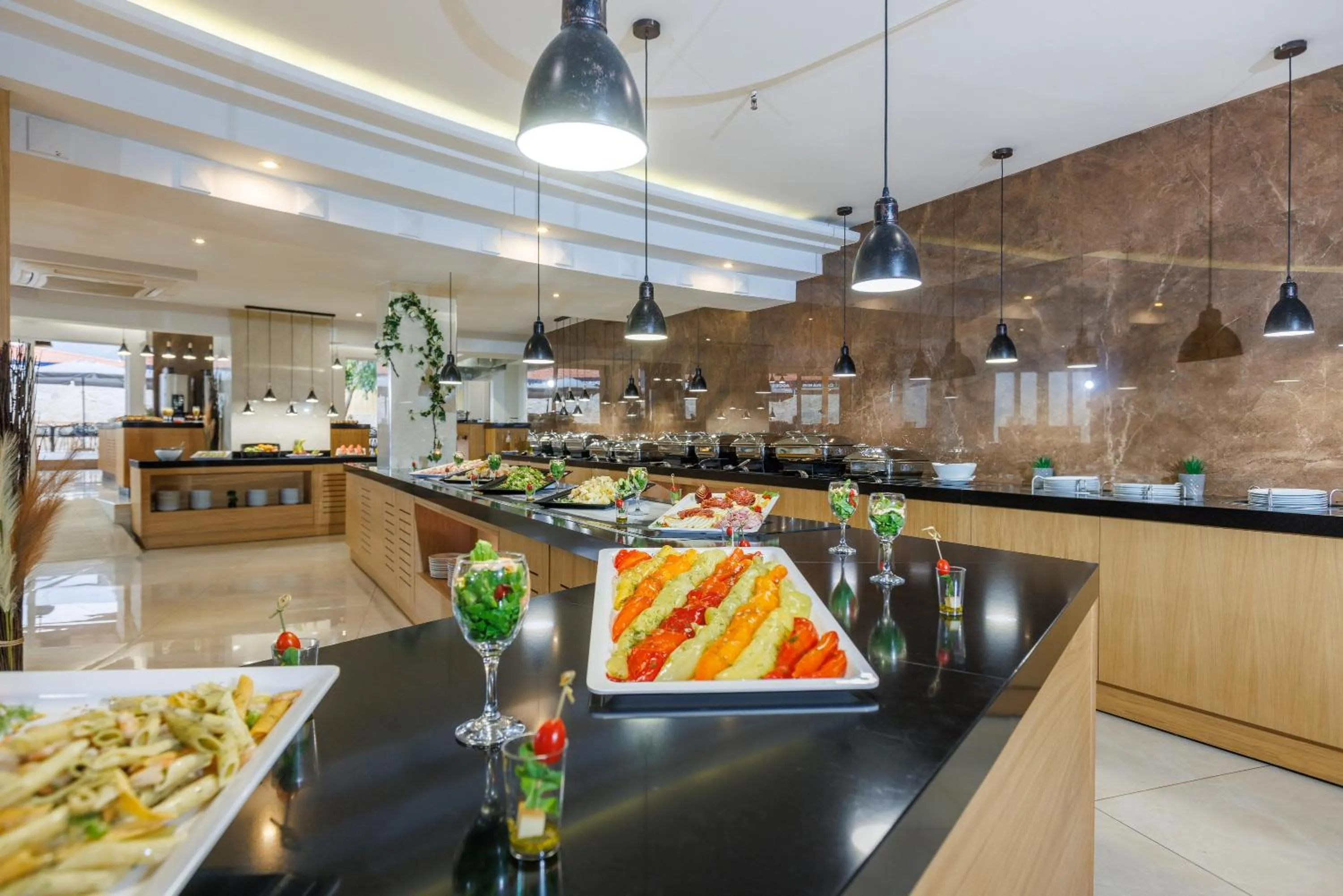 Restaurant/places to eat in Malia Bay Beach Hotel & Bungalows