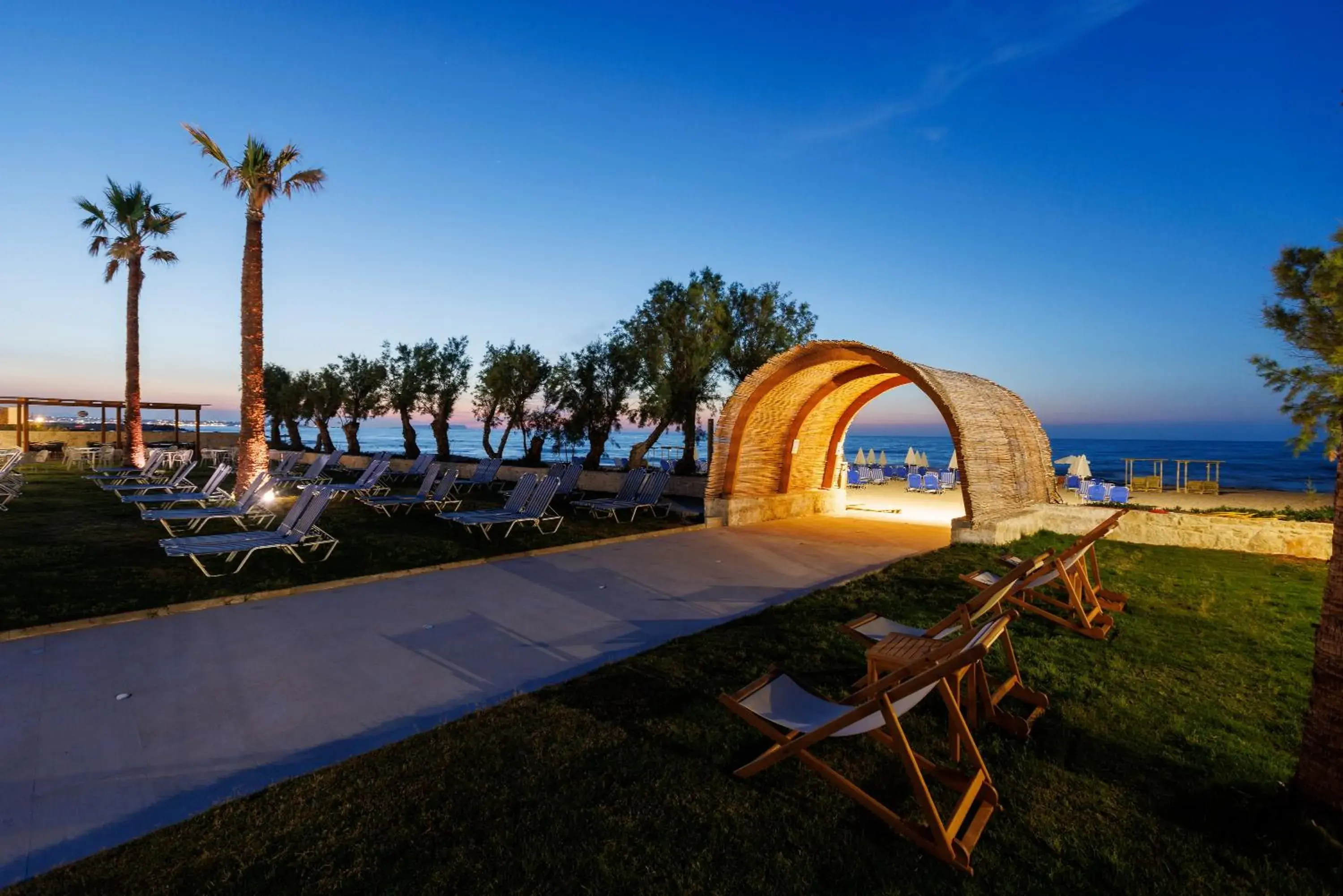 Facade/entrance in Malia Bay Beach Hotel & Bungalows Facade/entrance in Malia Bay Beach Hotel & Bungalows