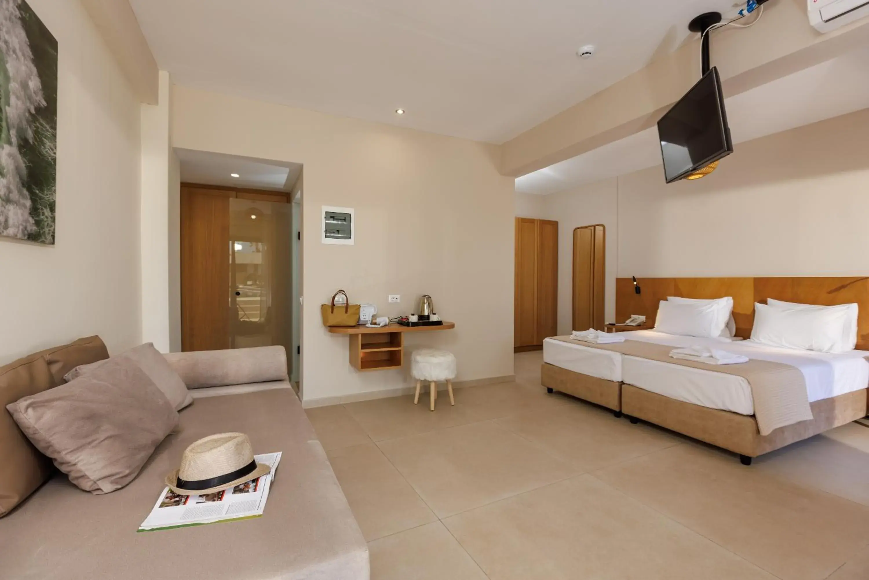 Bed in Malia Bay Beach Hotel & Bungalows Bed in Malia Bay Beach Hotel & Bungalows