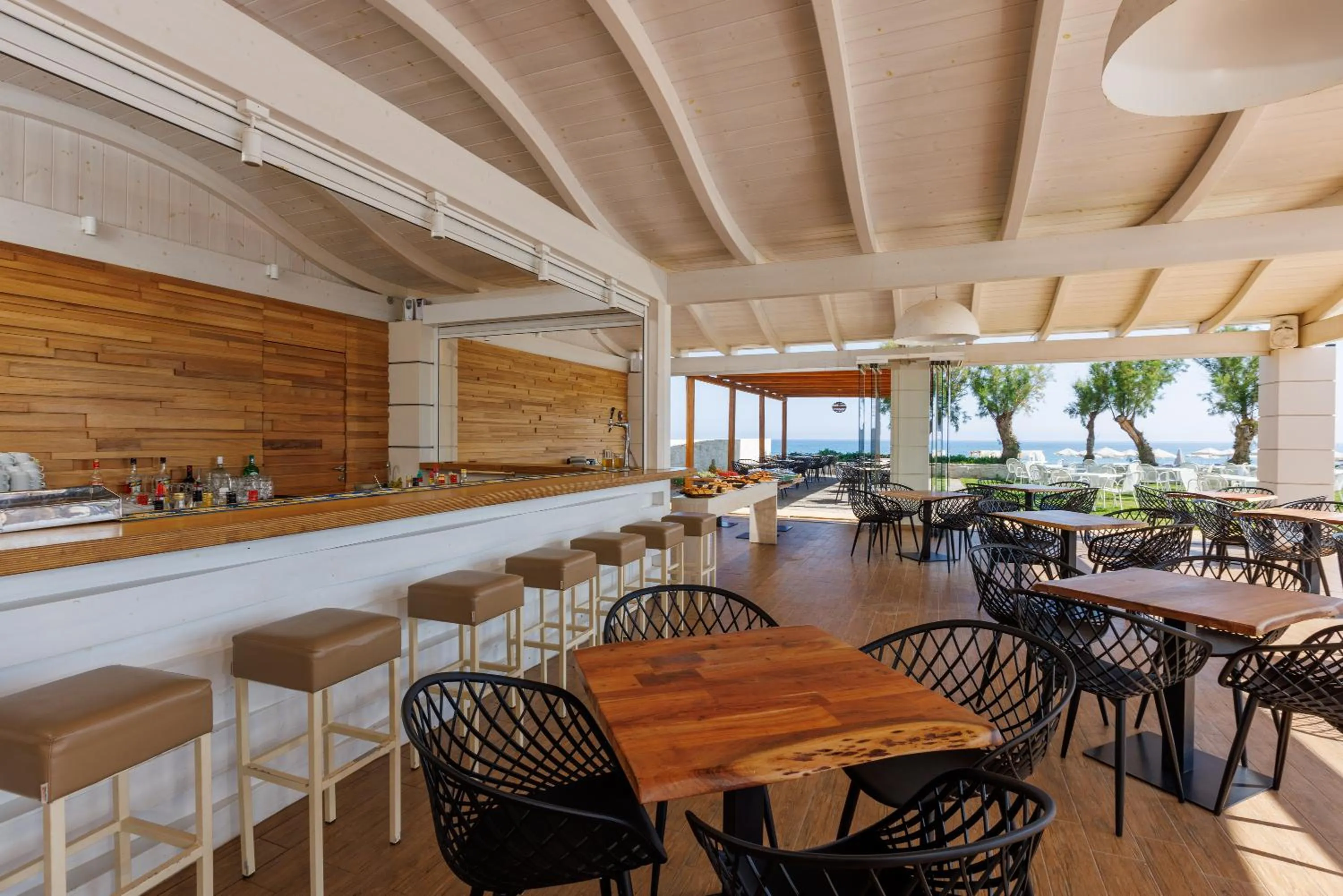 Restaurant/places to eat in Malia Bay Beach Hotel & Bungalows