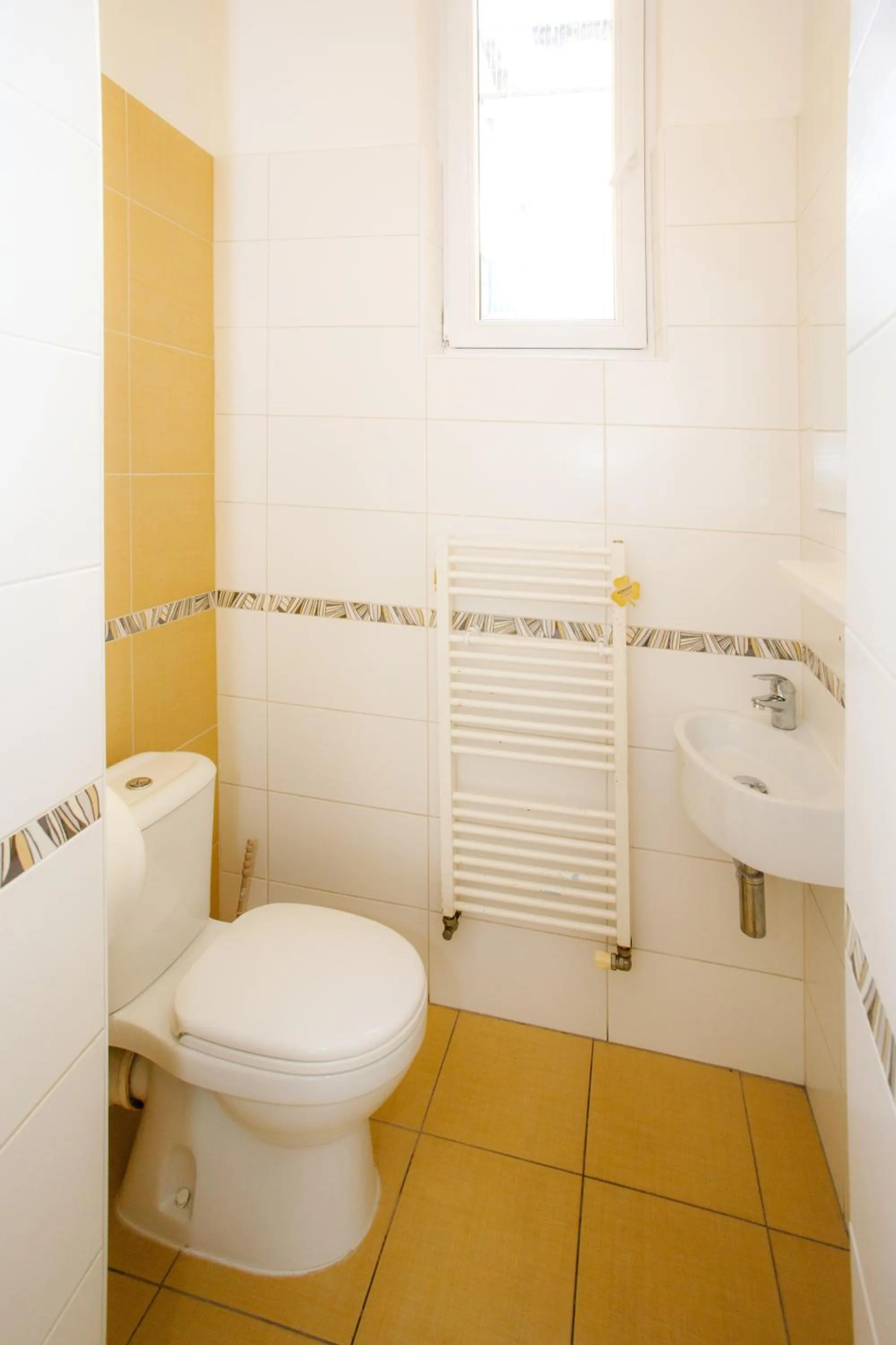 Toilet in Cuba Bar & Hostel