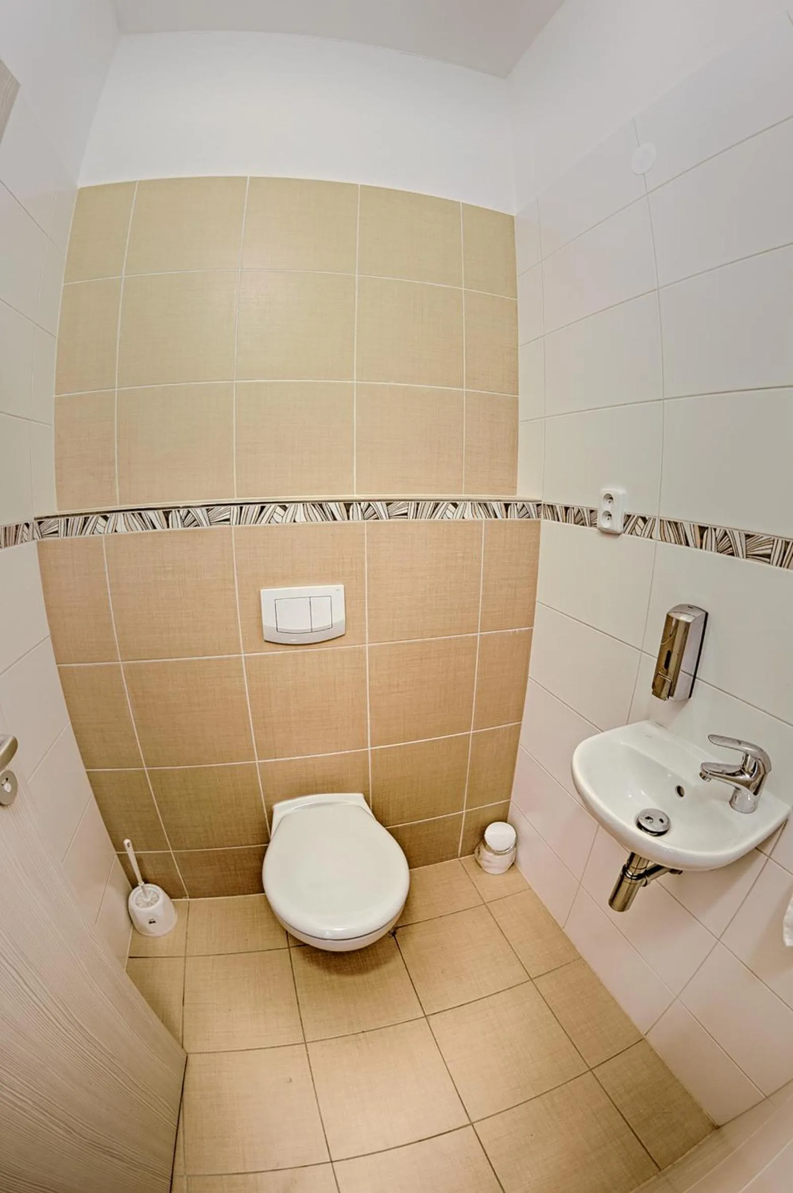 Toilet in Cuba Bar & Hostel