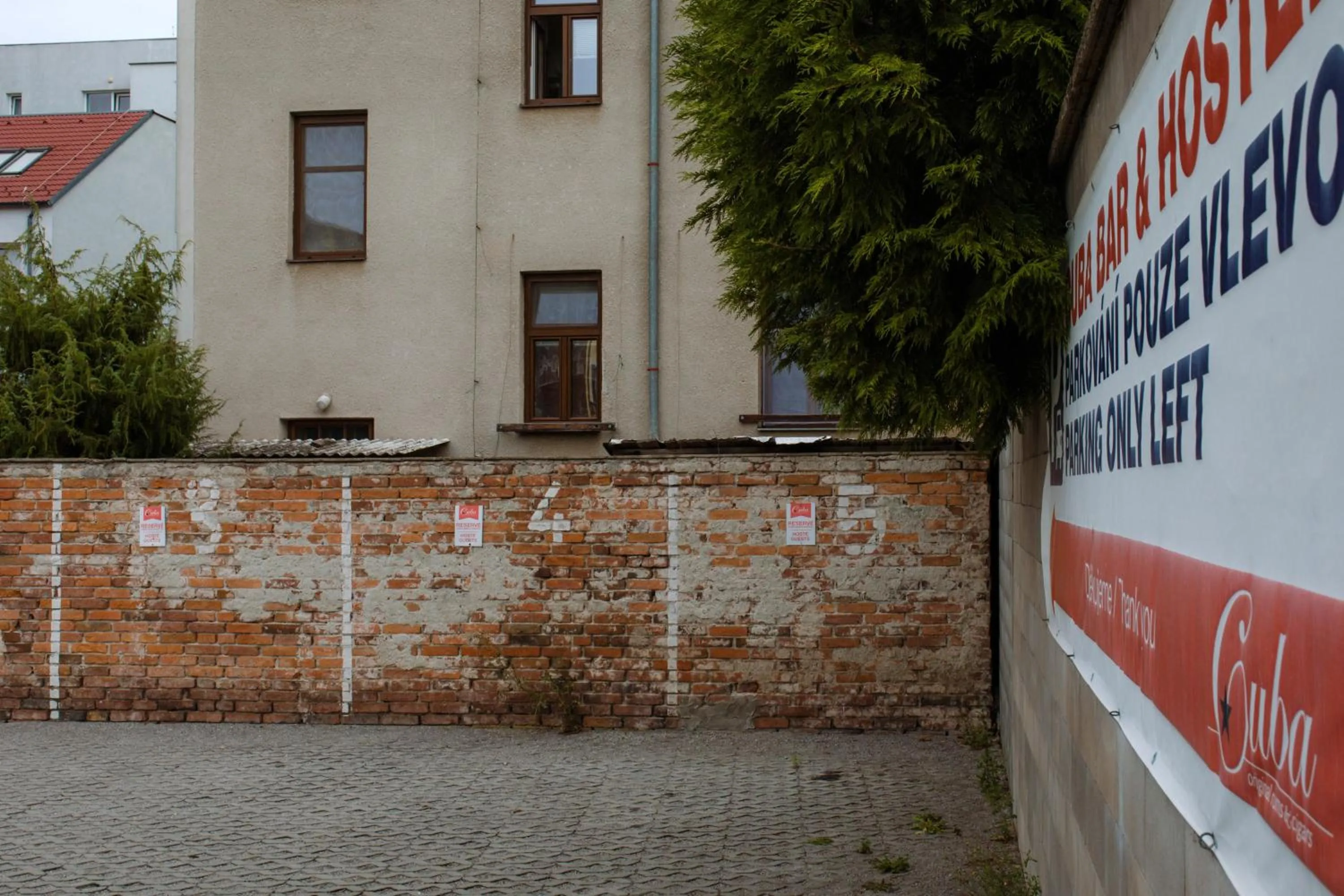 Parking in Cuba Bar & Hostel