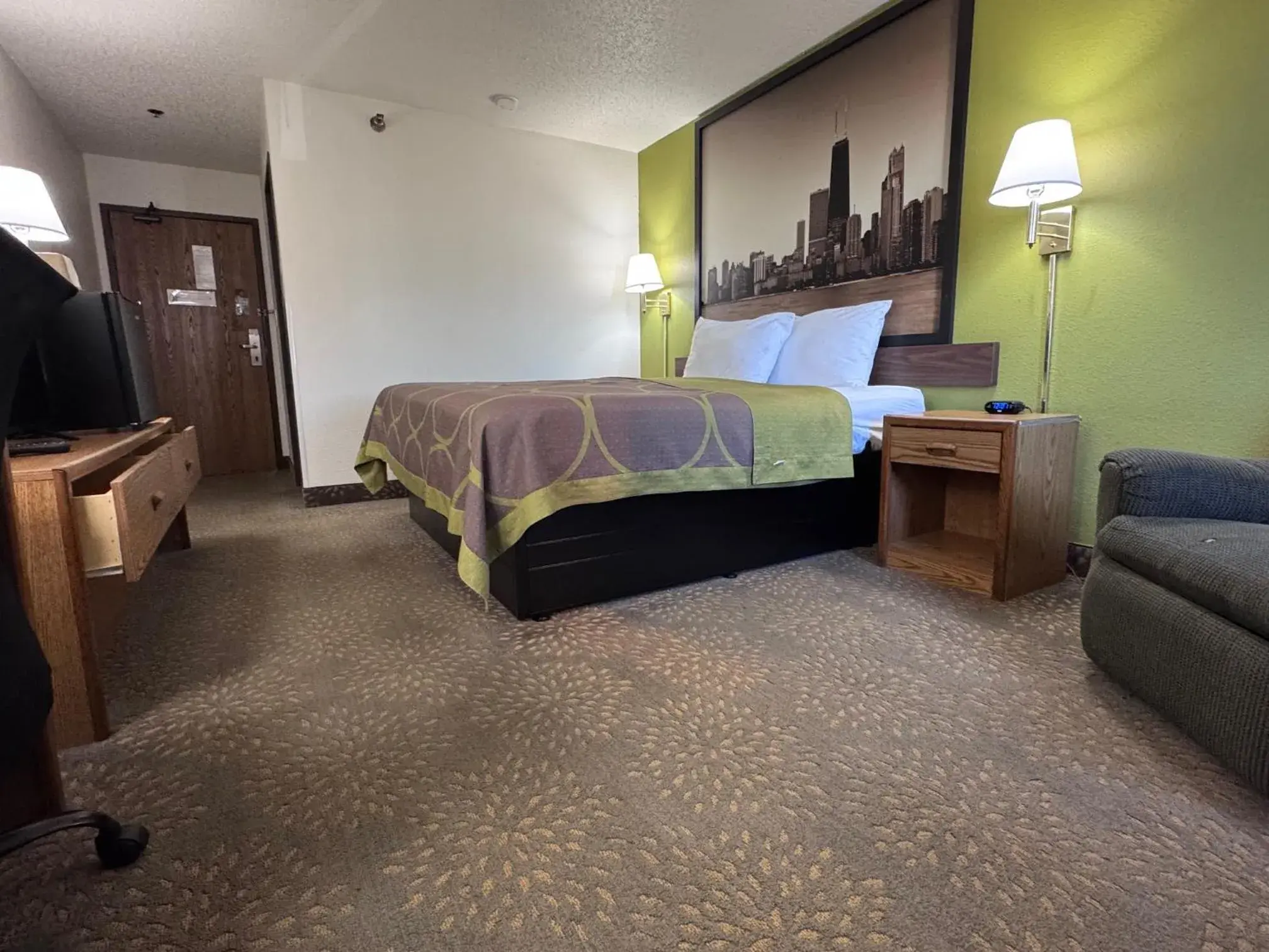 Bed in Super 8 by Wyndham Mokena/Frankfort /I-80 Bed in Super 8 by Wyndham Mokena/Frankfort /I-80