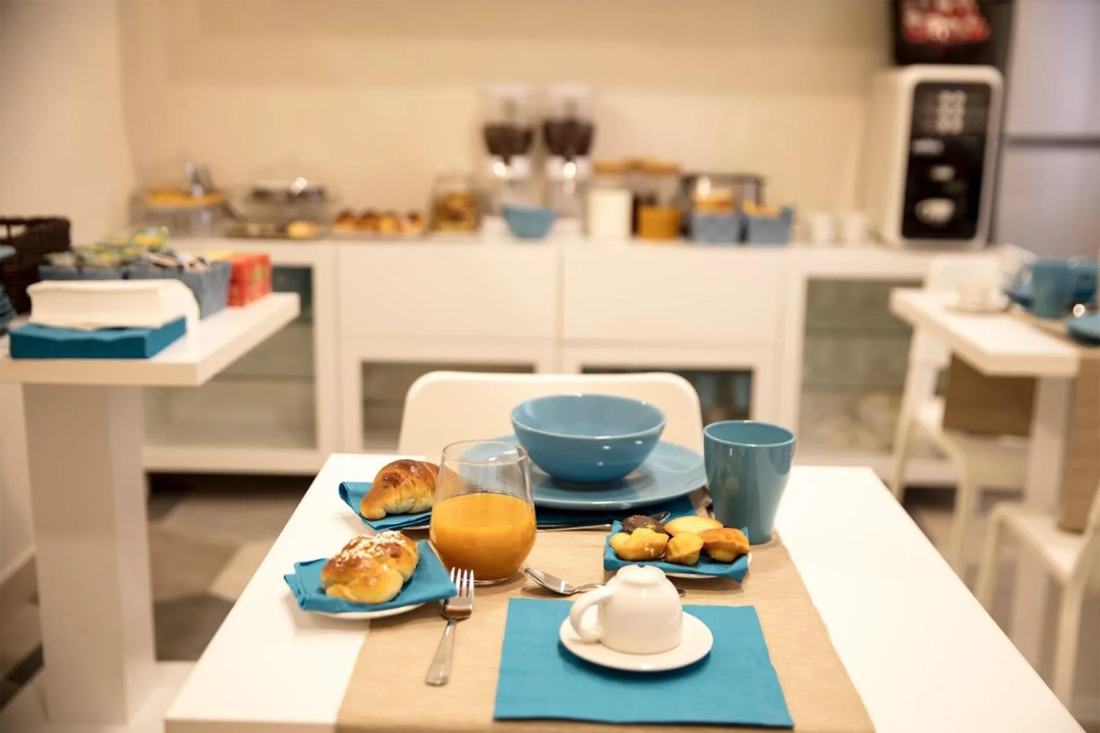 Food and drinks in B&B LA DIMORA DEL CONTE