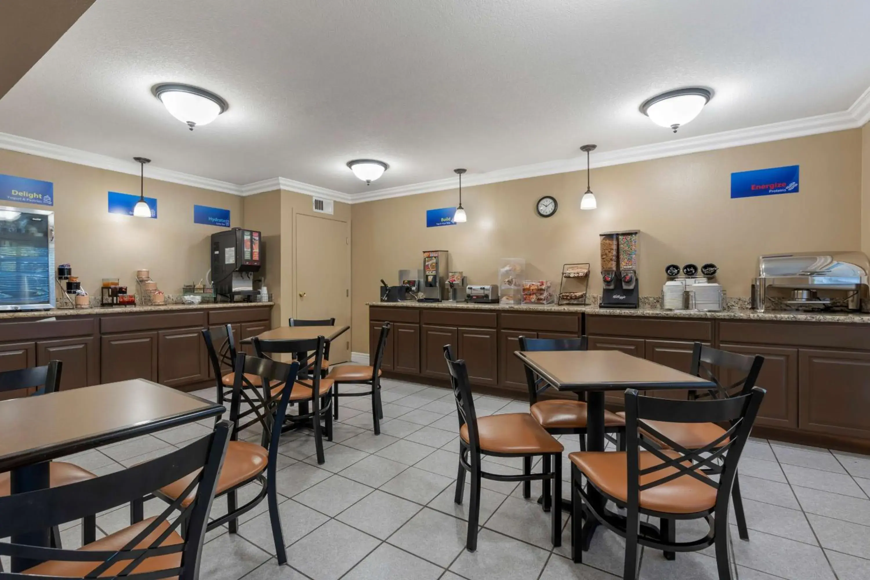 Breakfast in Best Western Colonial Inn Breakfast in Best Western Colonial Inn