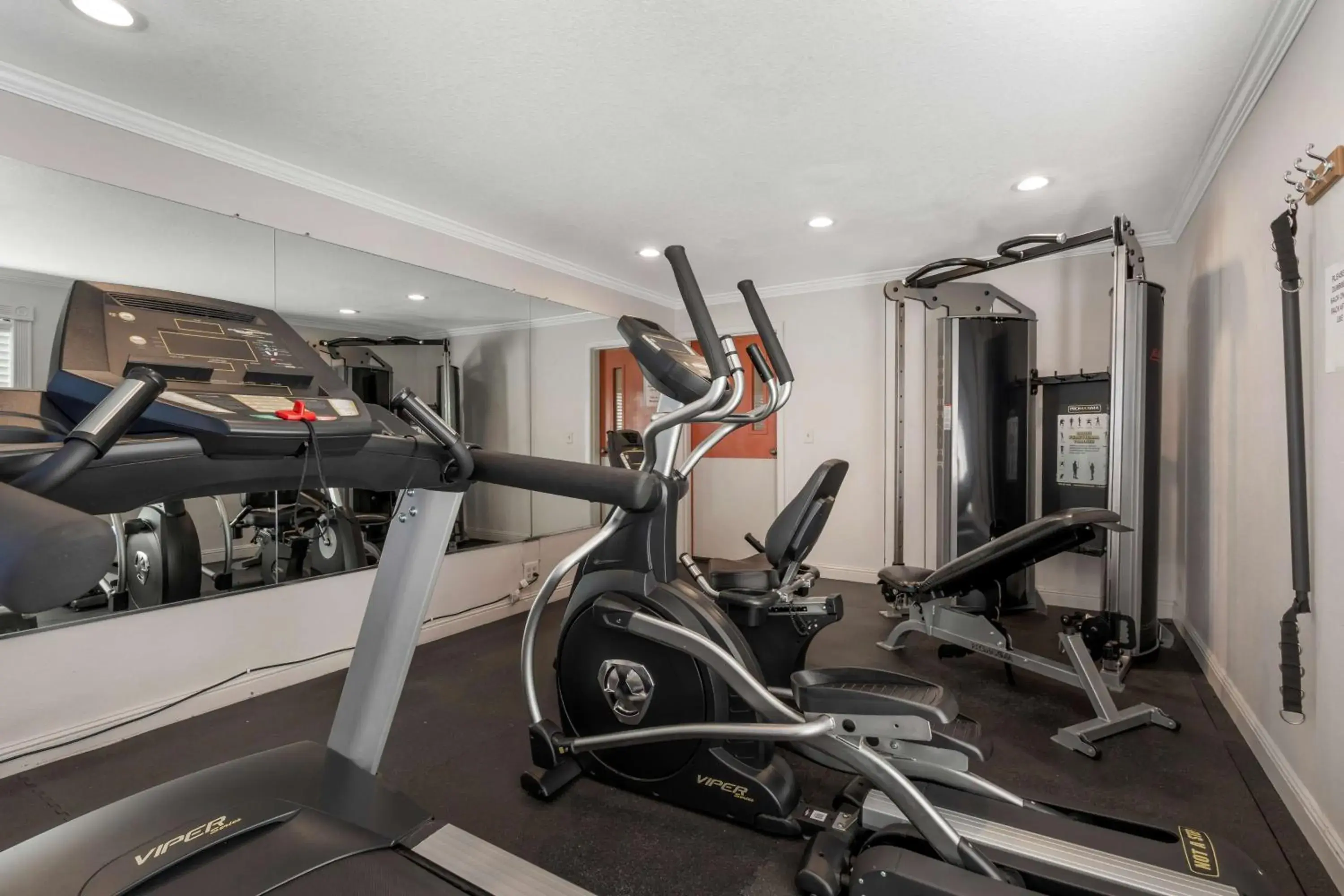 Fitness centre/facilities in Best Western Colonial Inn Fitness centre/facilities in Best Western Colonial Inn