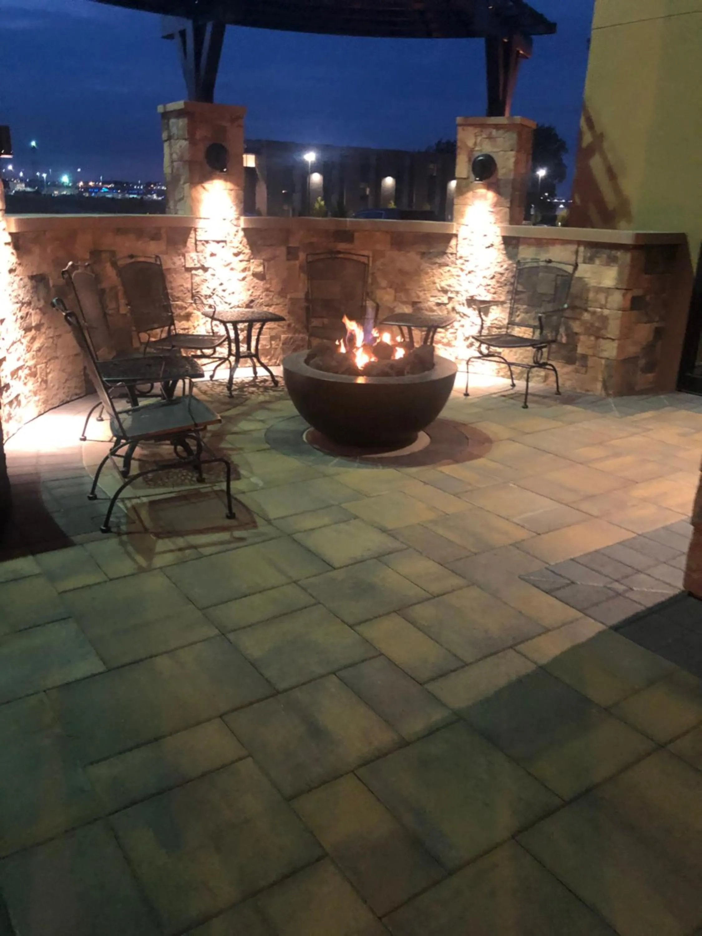 Restaurant/places to eat in Best Western Premier Pasco Inn and Suites