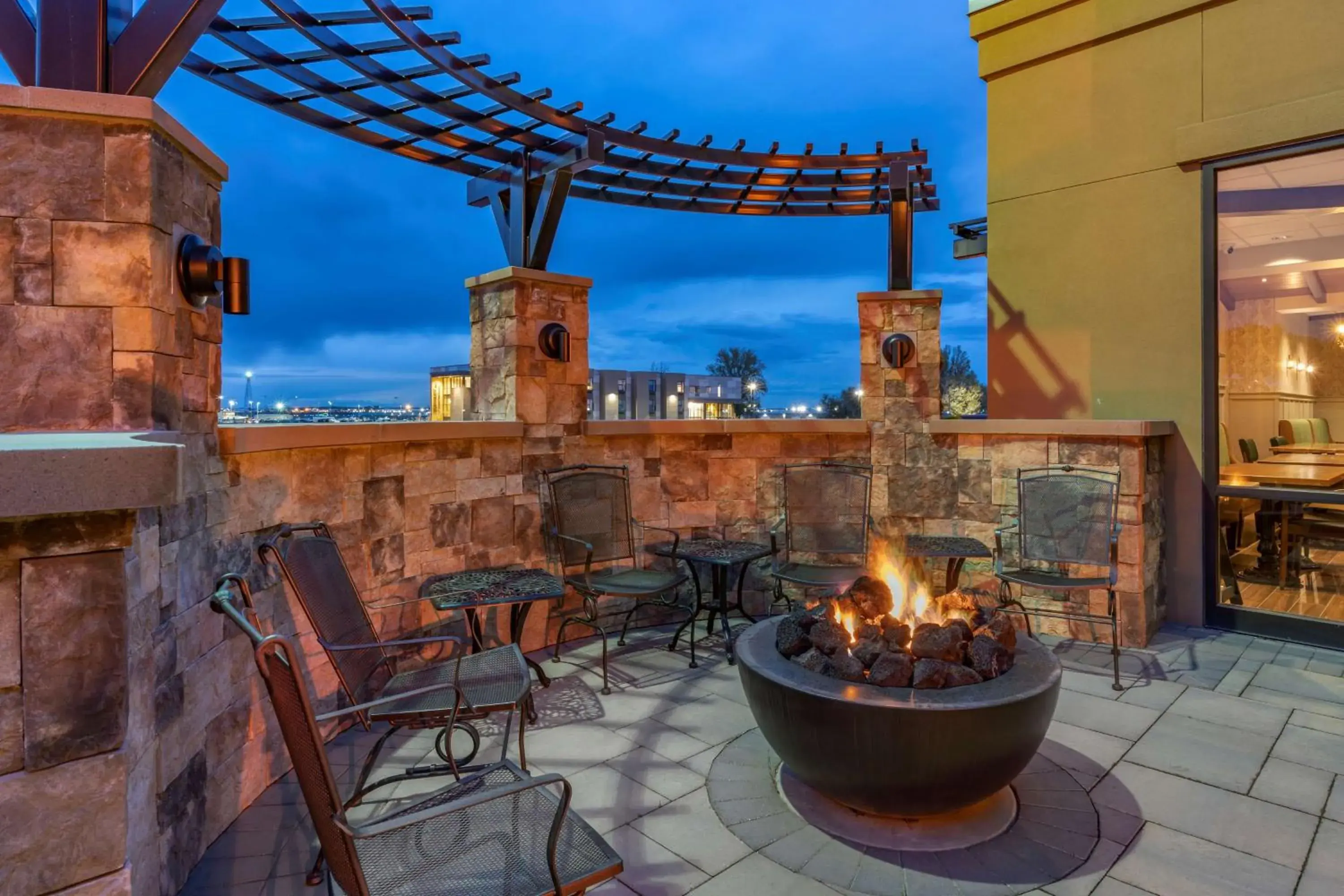 Property building in Best Western Premier Pasco Inn and Suites Property building in Best Western Premier Pasco Inn and Suites