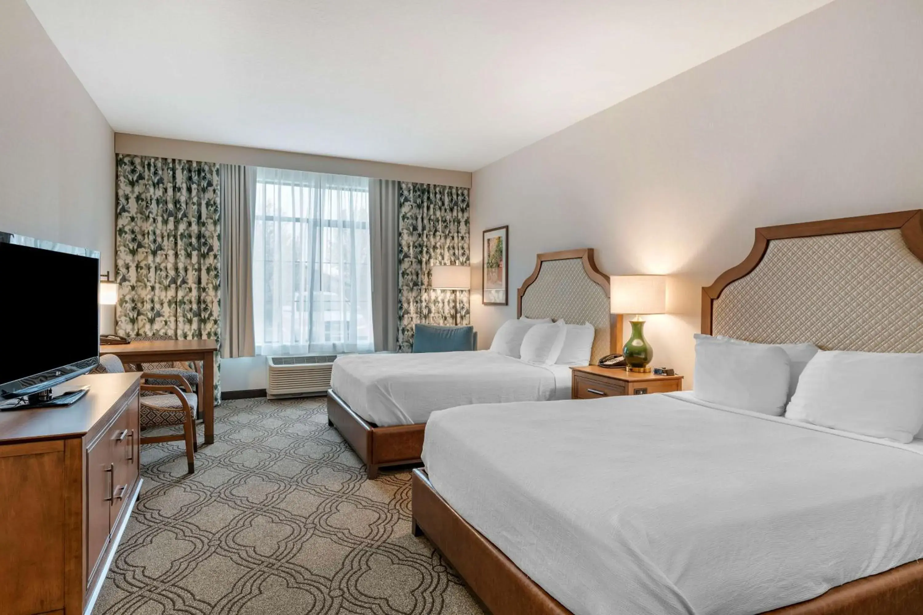 Queen Room with Two Queen Beds - Hearing Accessible in Best Western Premier Pasco Inn and Suites Queen Room with Two Queen Beds - Hearing Accessible in Best Western Premier Pasco Inn and Suites