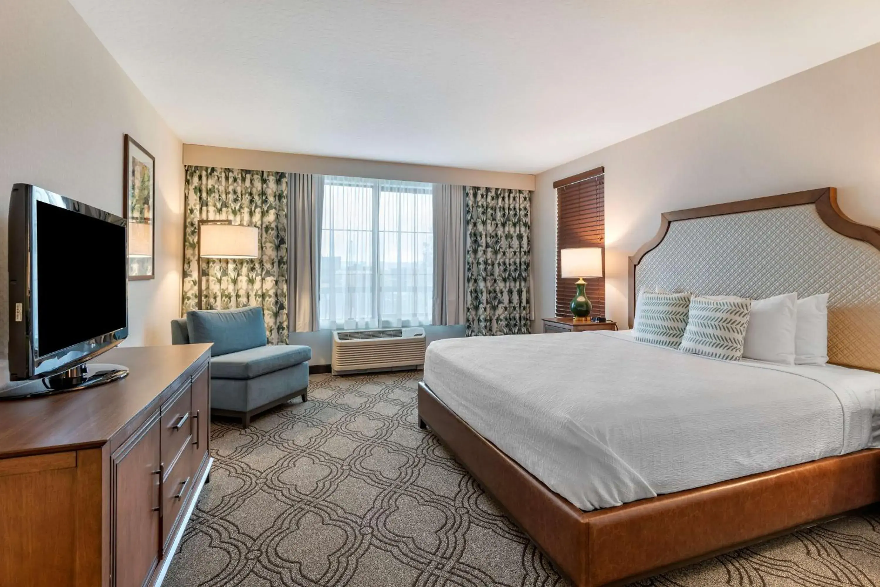 Bedroom, Bed in Best Western Premier Pasco Inn and Suites Bedroom, Bed in Best Western Premier Pasco Inn and Suites