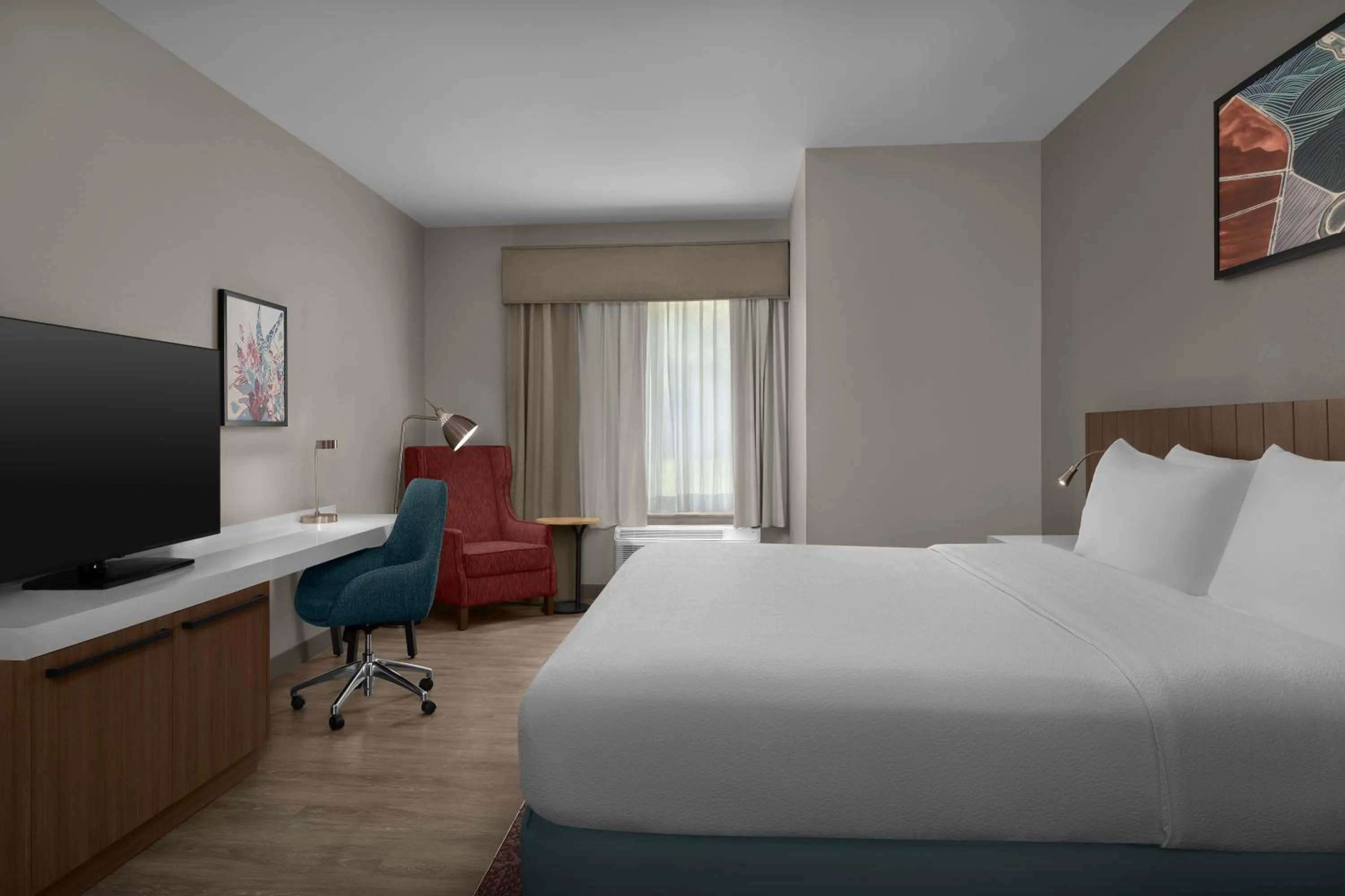 Bed in Hilton Garden Inn Philadelphia-Fort Washington