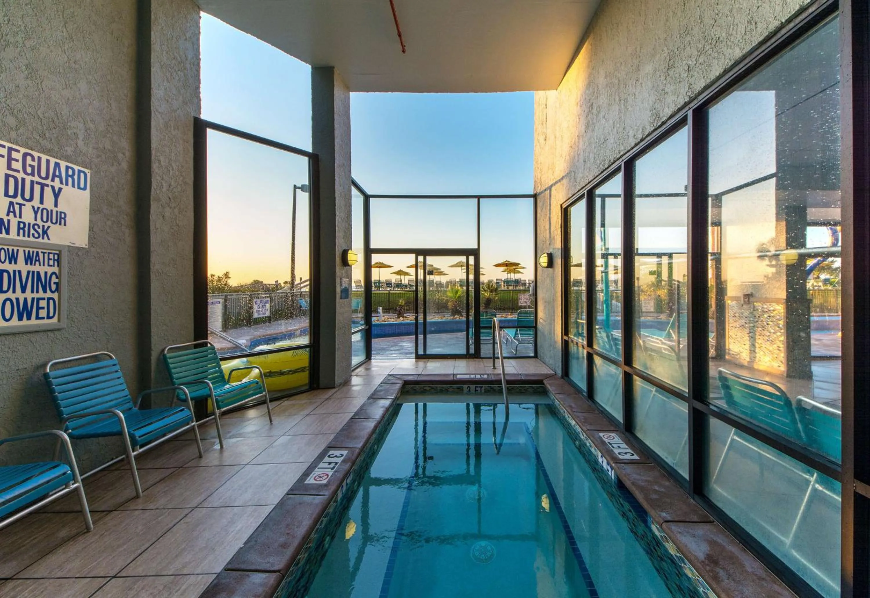 Pool view in Dayton House Resort - BW Signature Collection