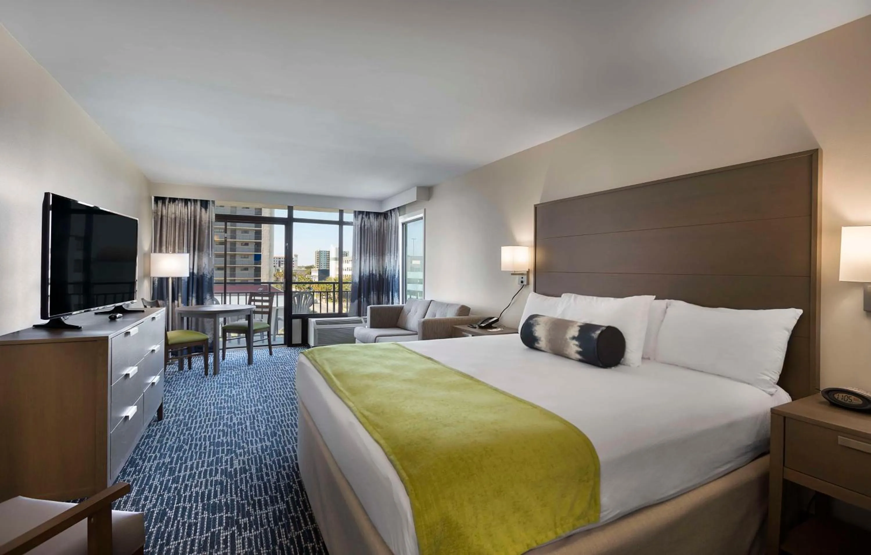 Bedroom, Bed in Dayton House Resort - BW Signature Collection