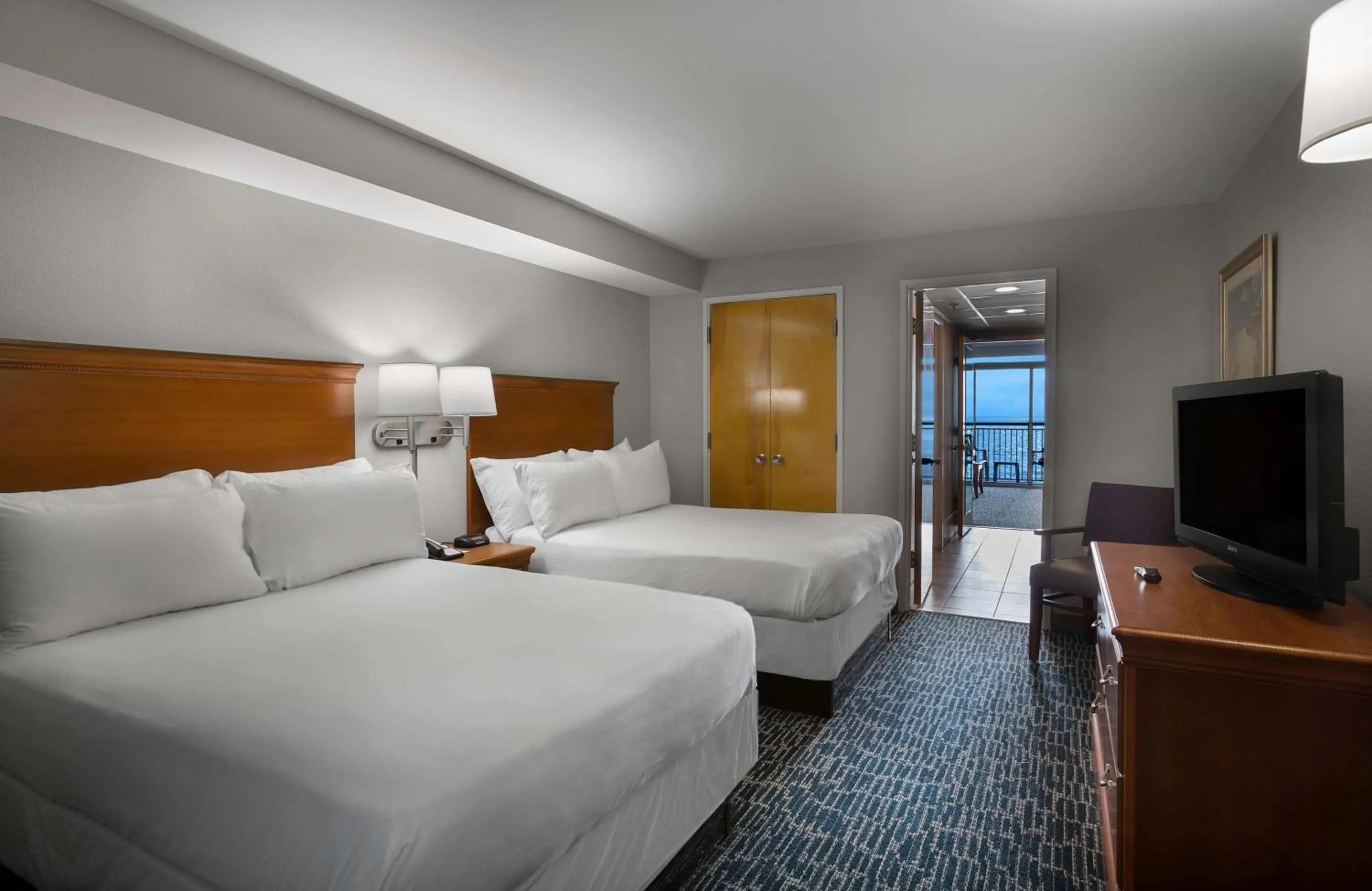 Bedroom, Bed in Dayton House Resort - BW Signature Collection