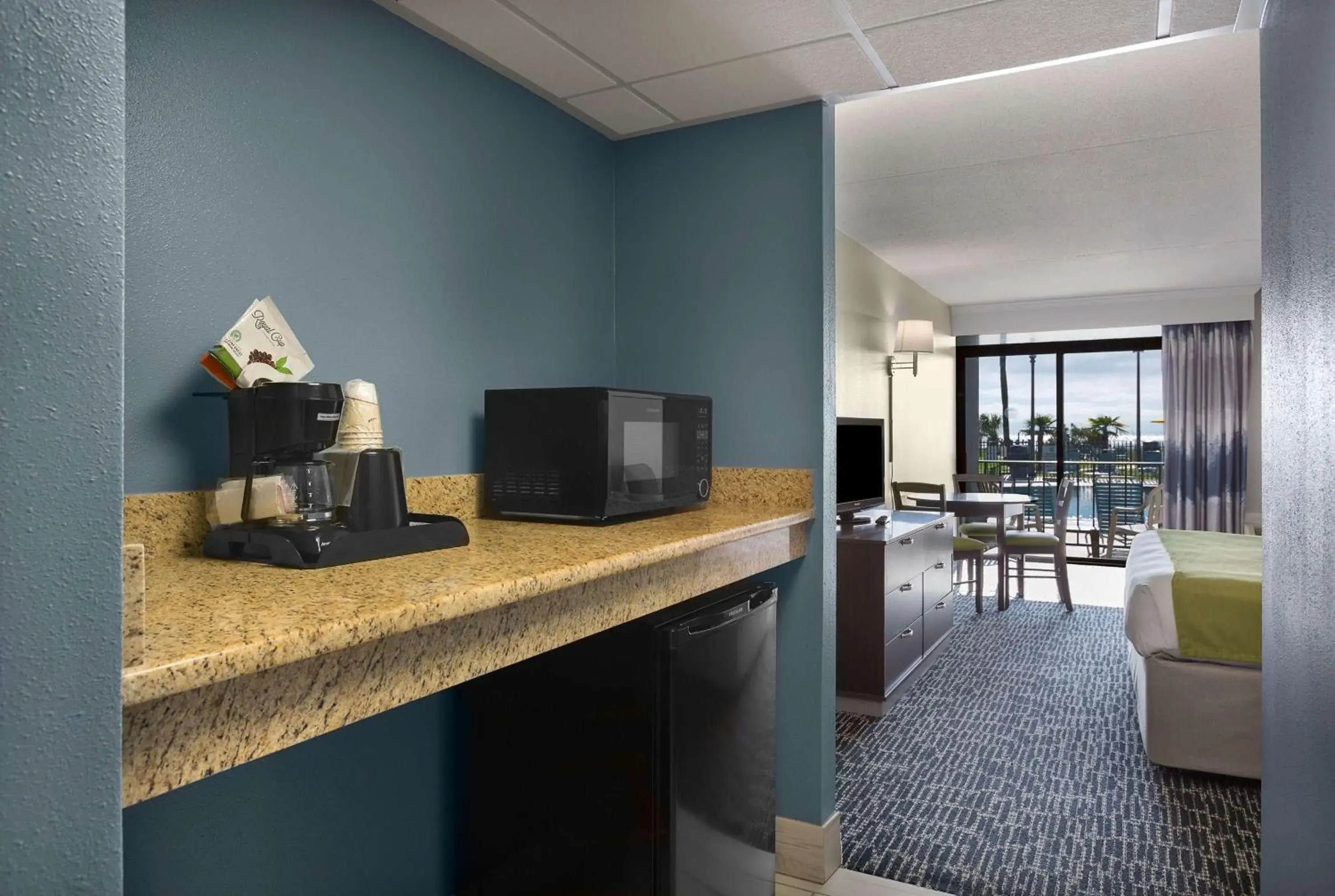 King Room with Balcony - Ocean Front/Non-Smoking in Dayton House Resort - BW Signature Collection King Room with Balcony - Ocean Front/Non-Smoking in Dayton House Resort - BW Signature Collection