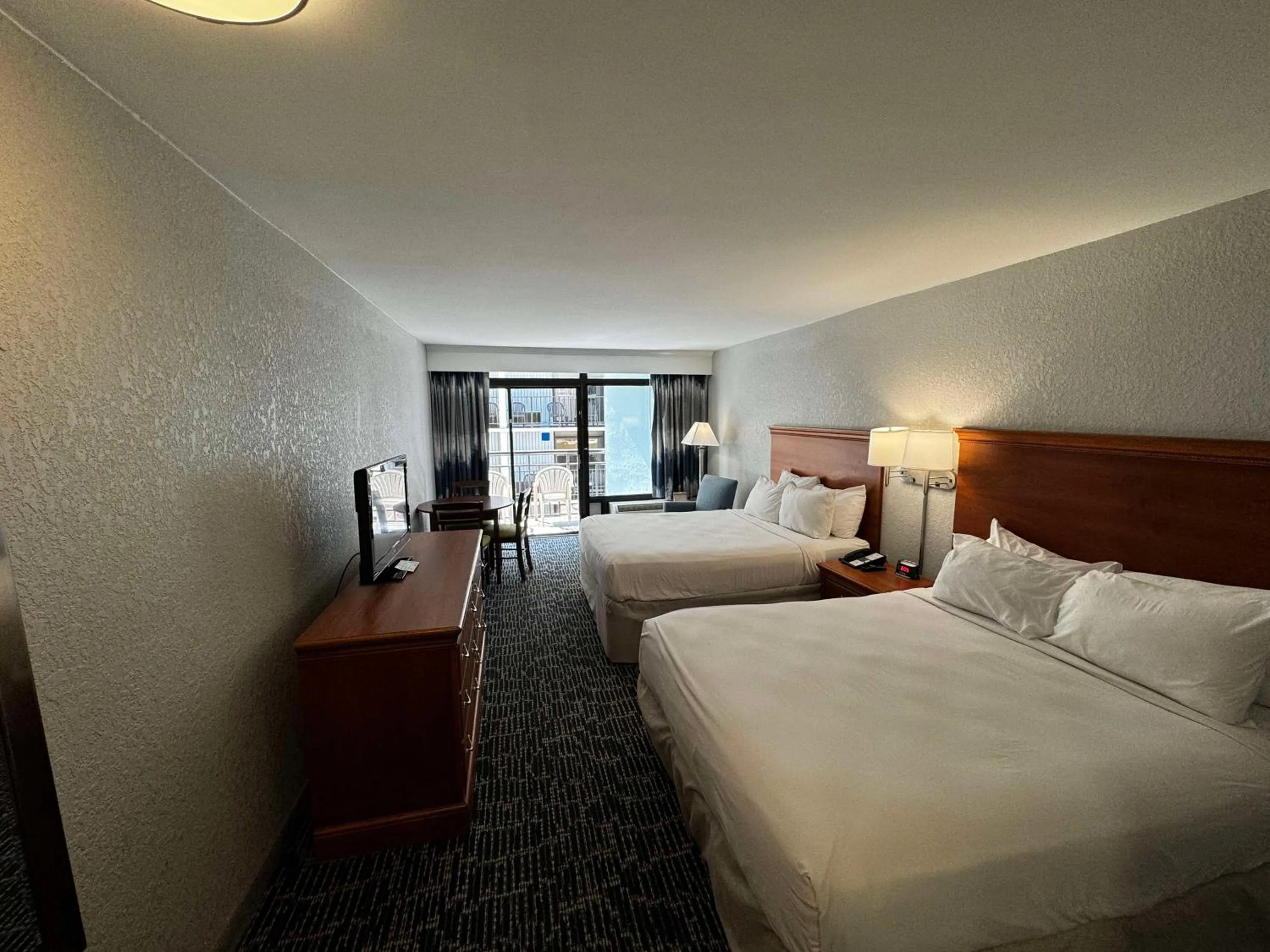 Bedroom, Bed in Dayton House Resort - BW Signature Collection