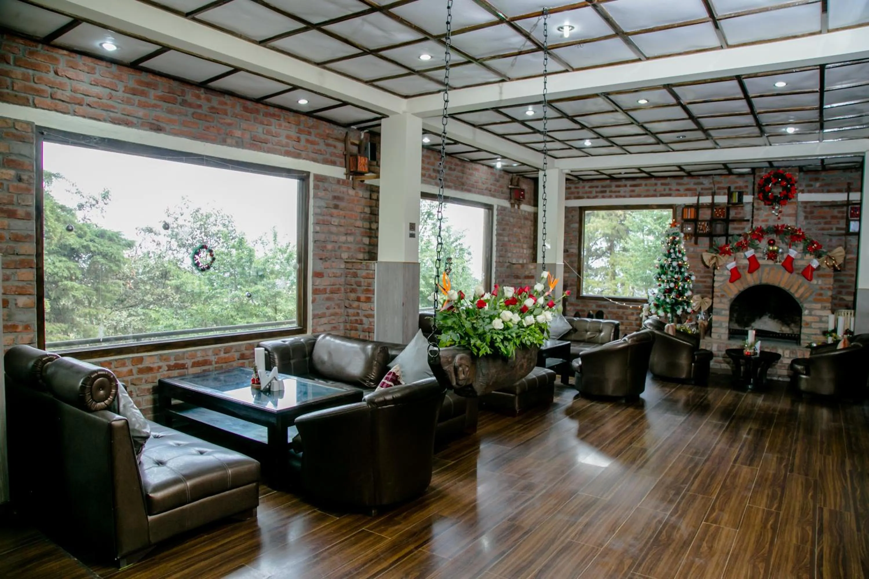 Lounge or bar in Niraamaya Retreats Aradura Kohima