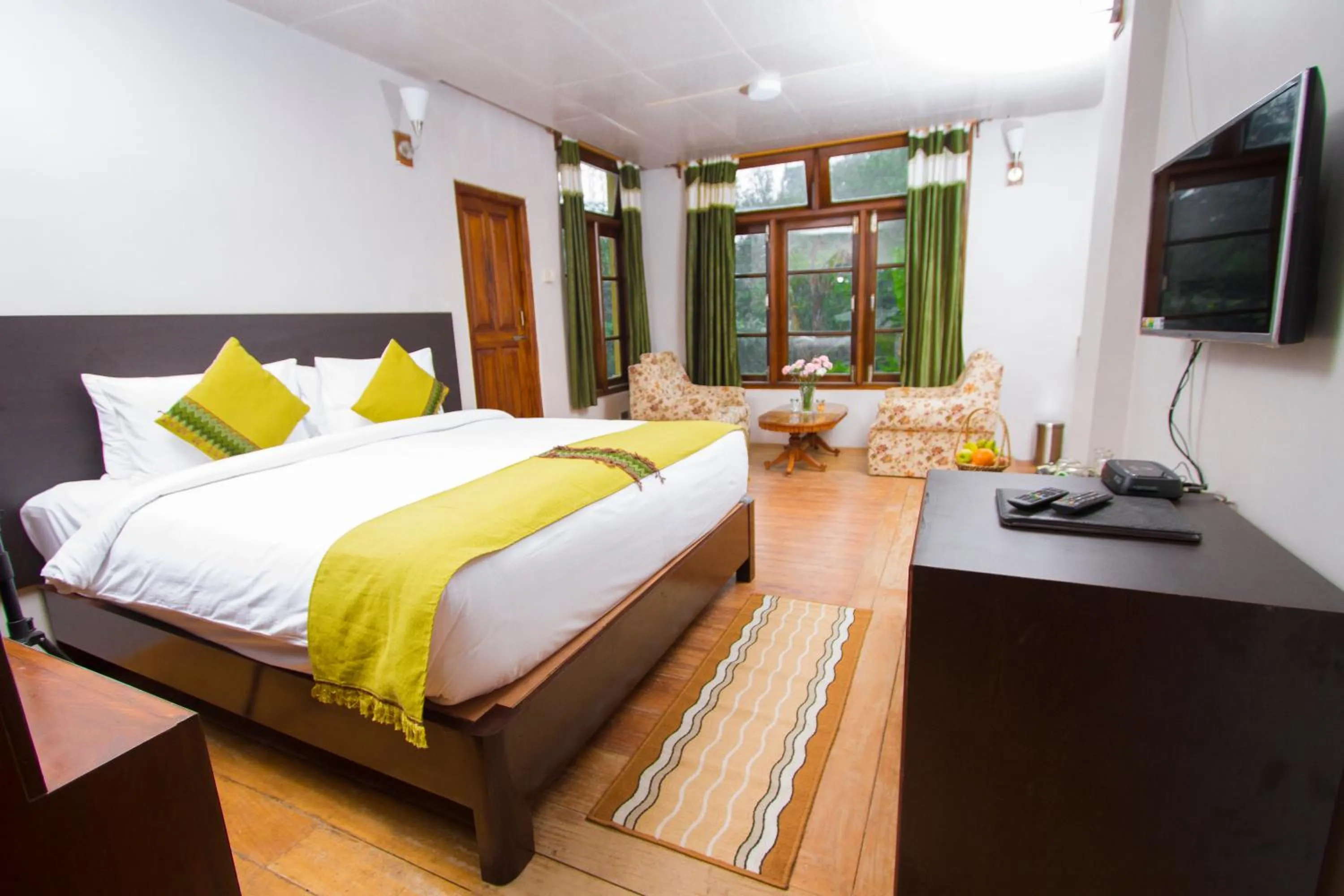 Photo of the whole room, Bed in Niraamaya Retreats Aradura Kohima