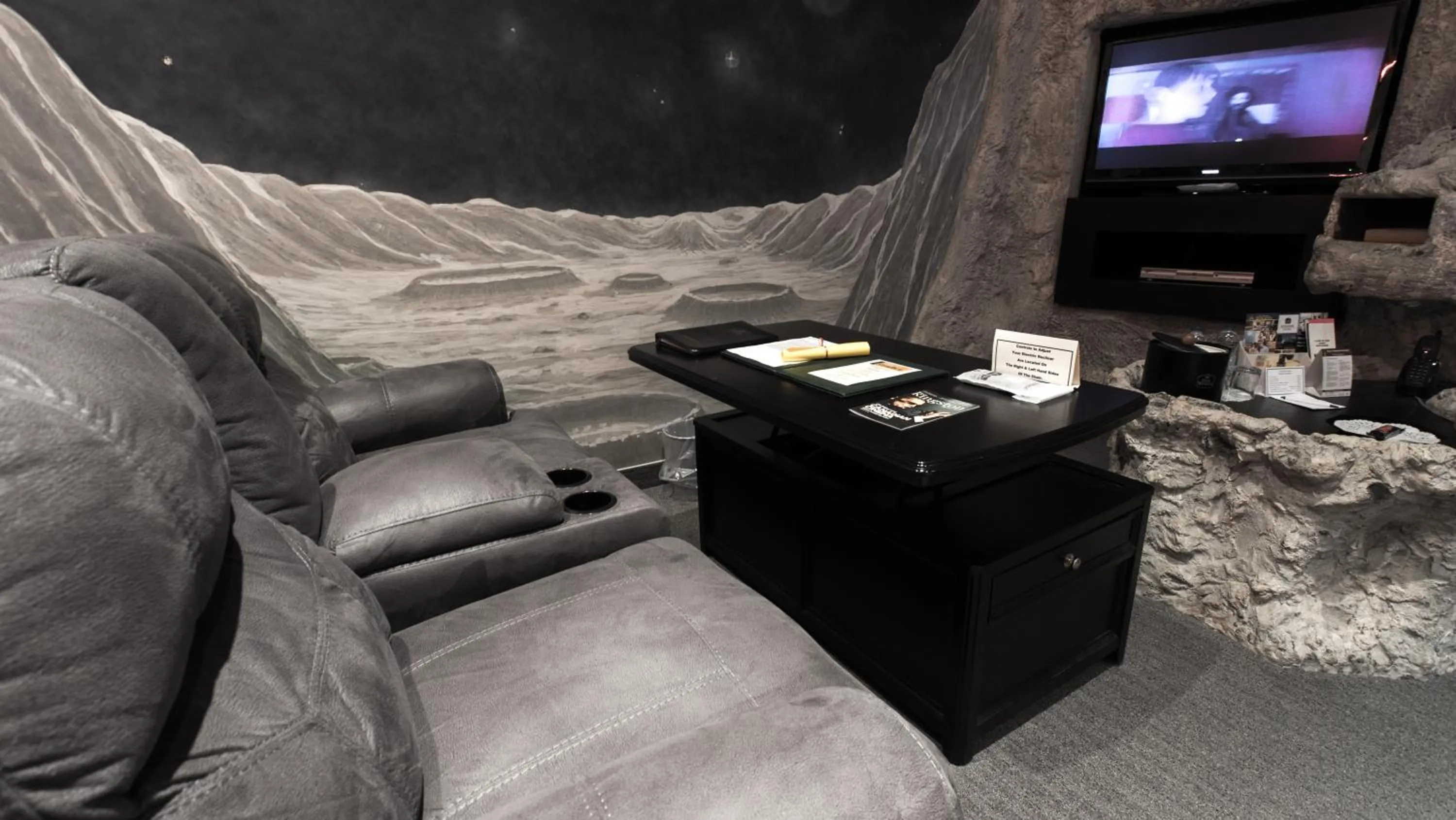 TV and multimedia in Best Western Fireside Inn