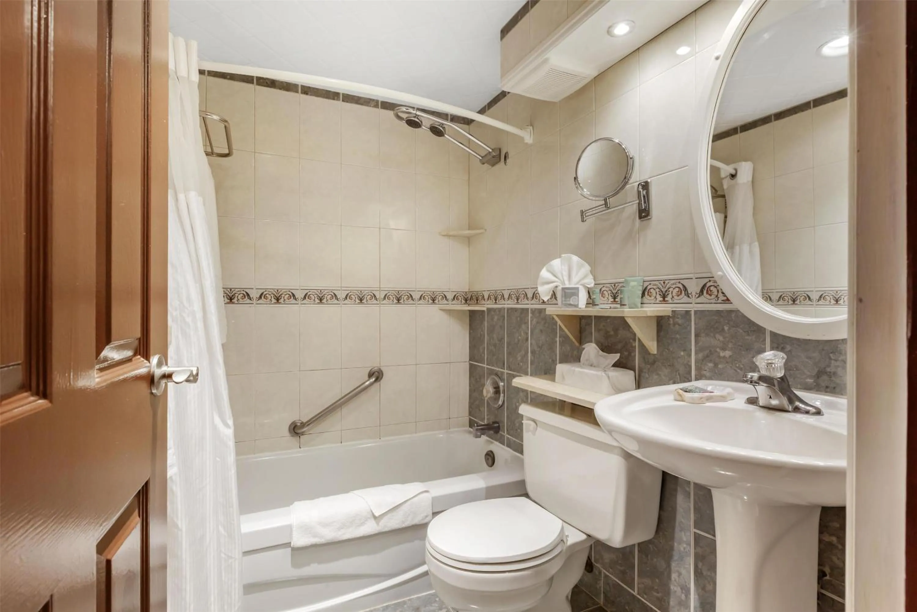 Bathroom in Best Western Fireside Inn