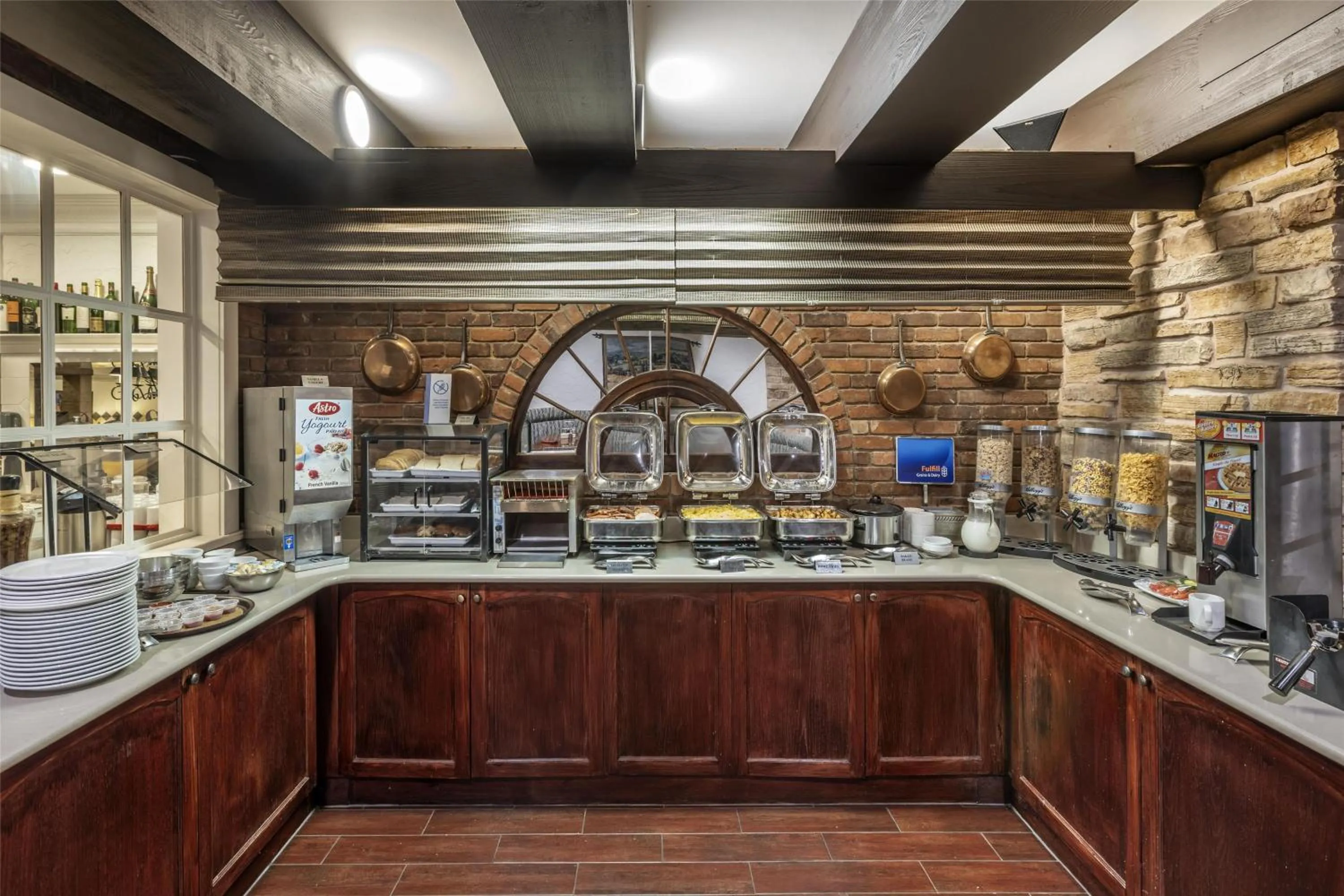 Breakfast in Best Western Fireside Inn