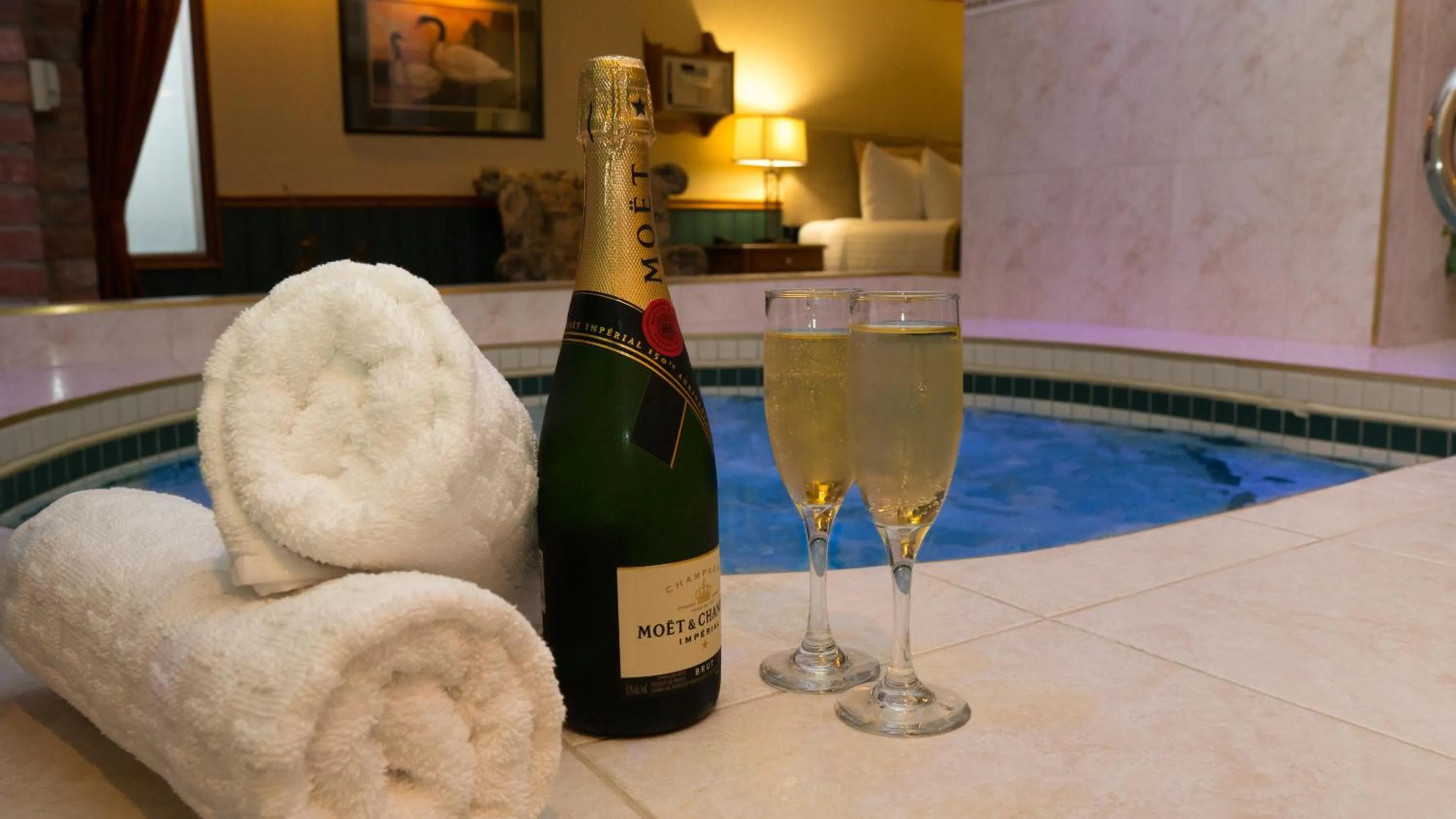 Hot Tub in Best Western Fireside Inn