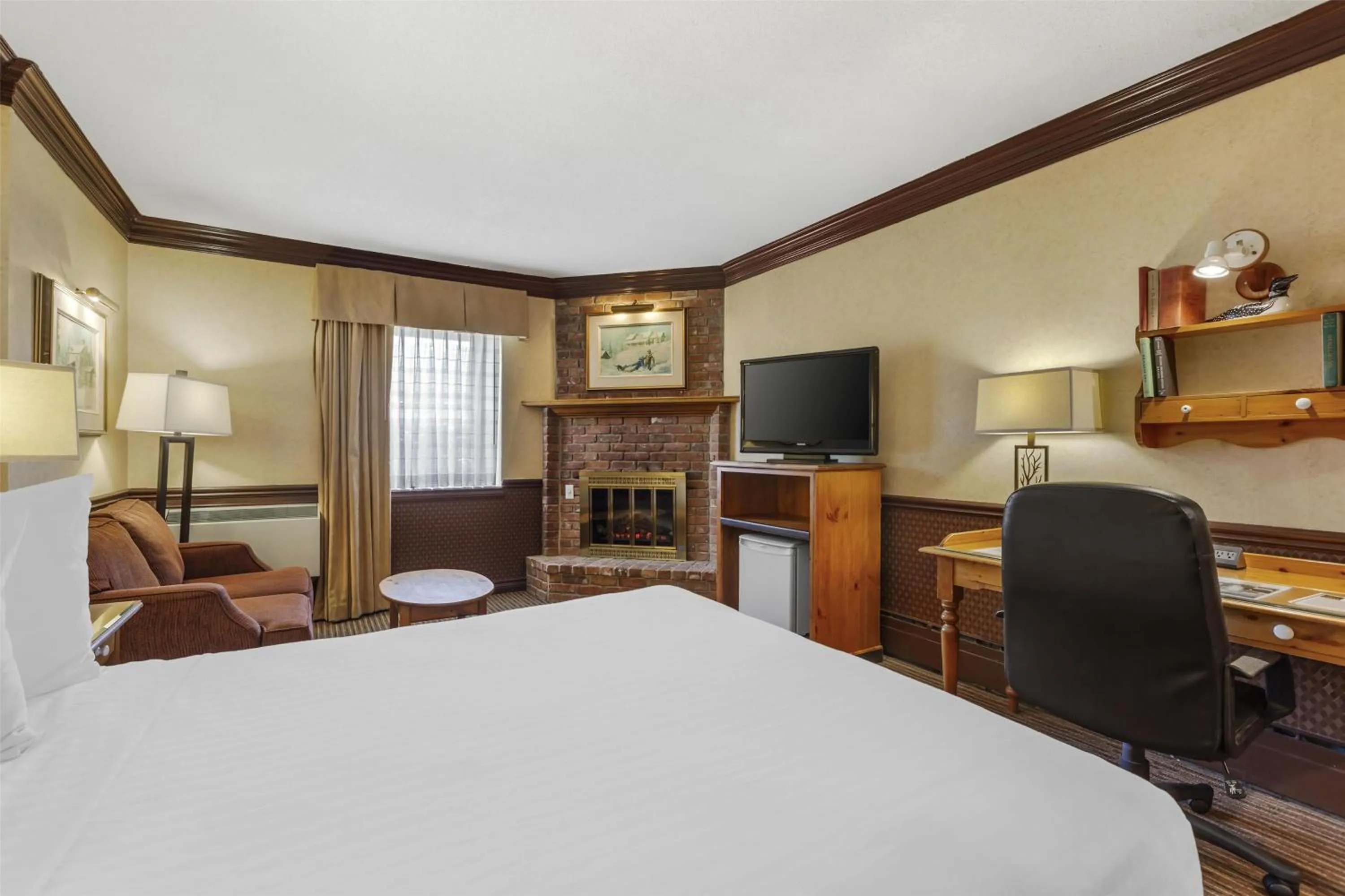 Bedroom, Bed in Best Western Fireside Inn