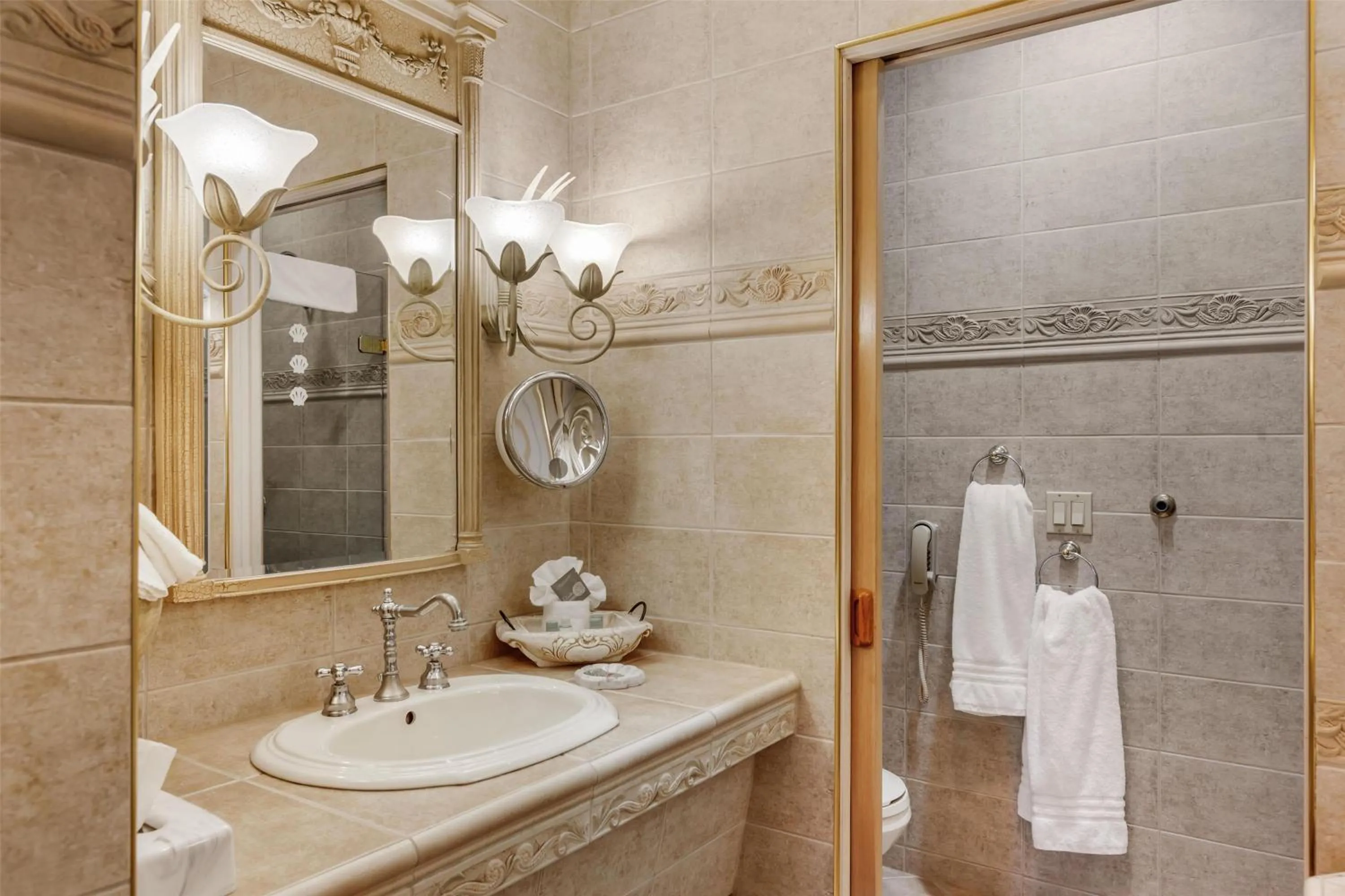 Bathroom in Best Western Fireside Inn