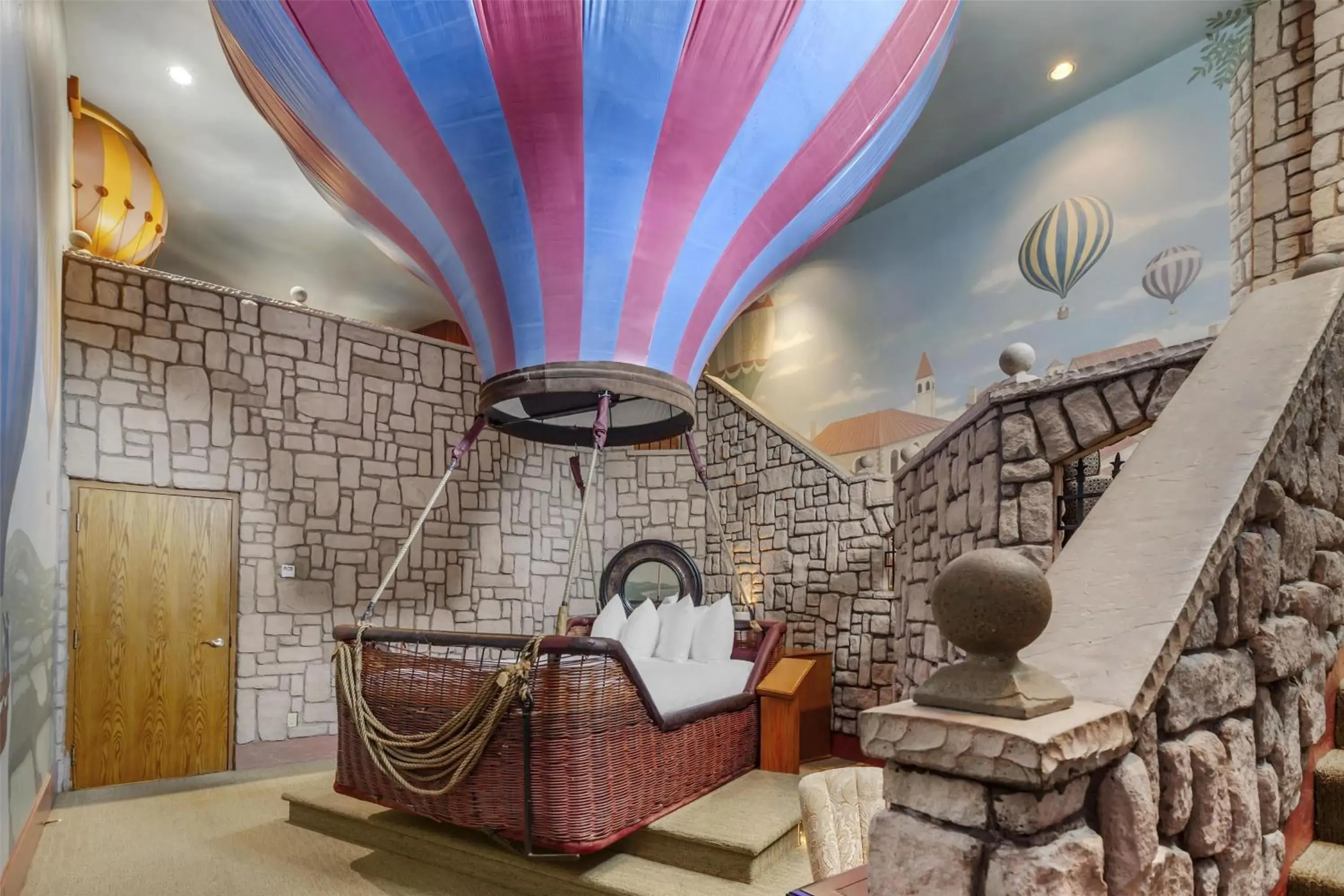 Bedroom in Best Western Fireside Inn Bedroom in Best Western Fireside Inn