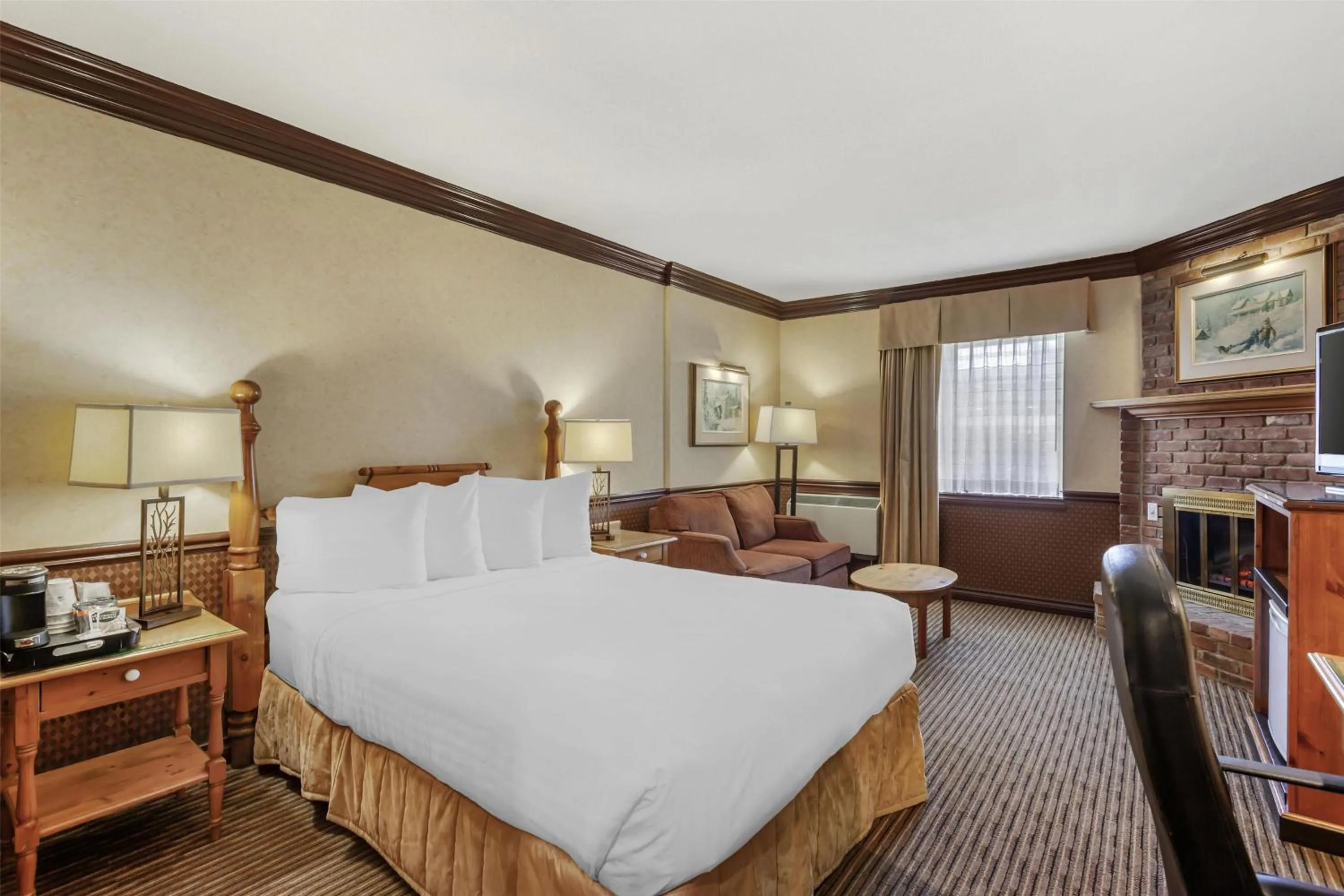 Bedroom, Bed in Best Western Fireside Inn