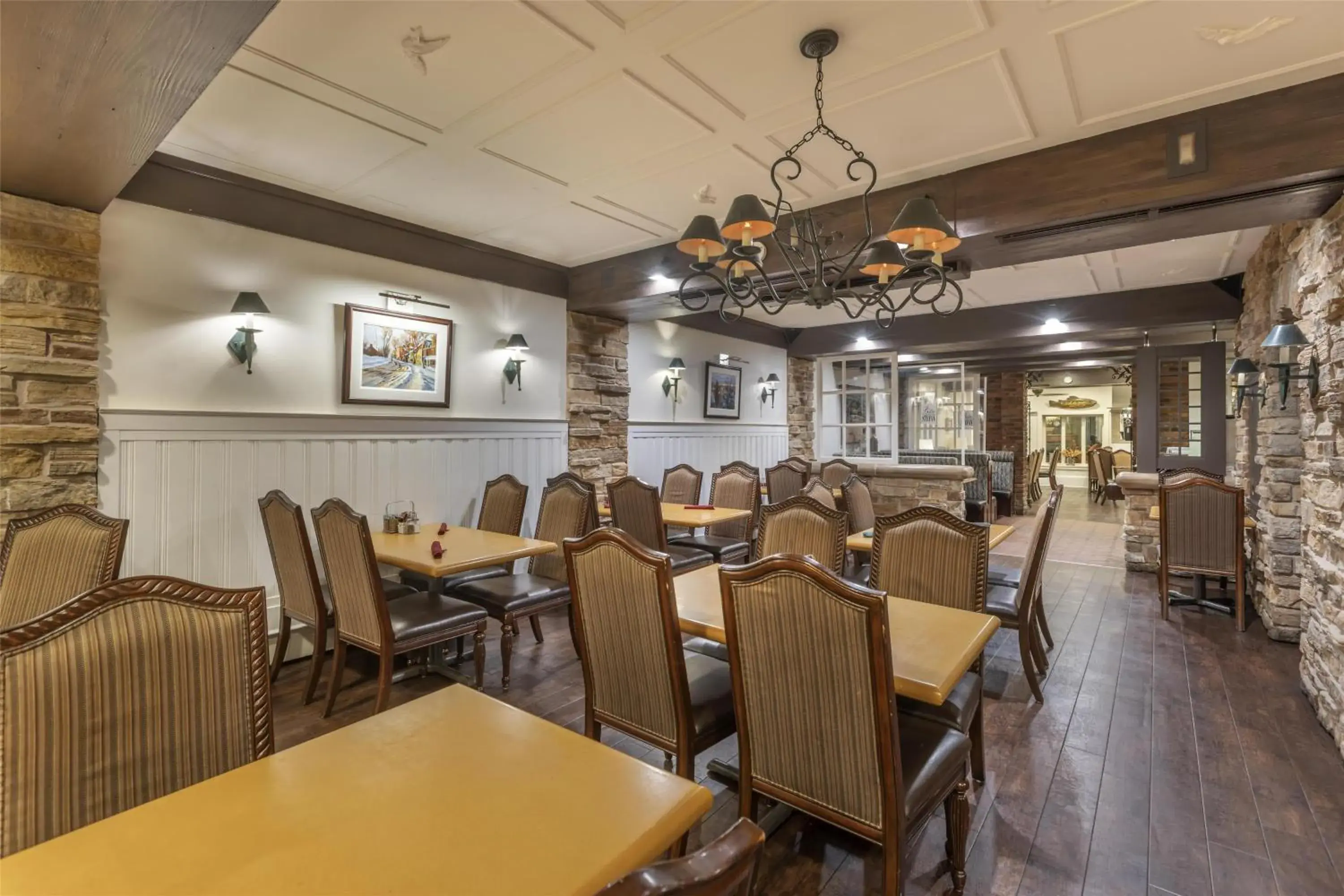 Restaurant/places to eat in Best Western Fireside Inn Restaurant/places to eat in Best Western Fireside Inn
