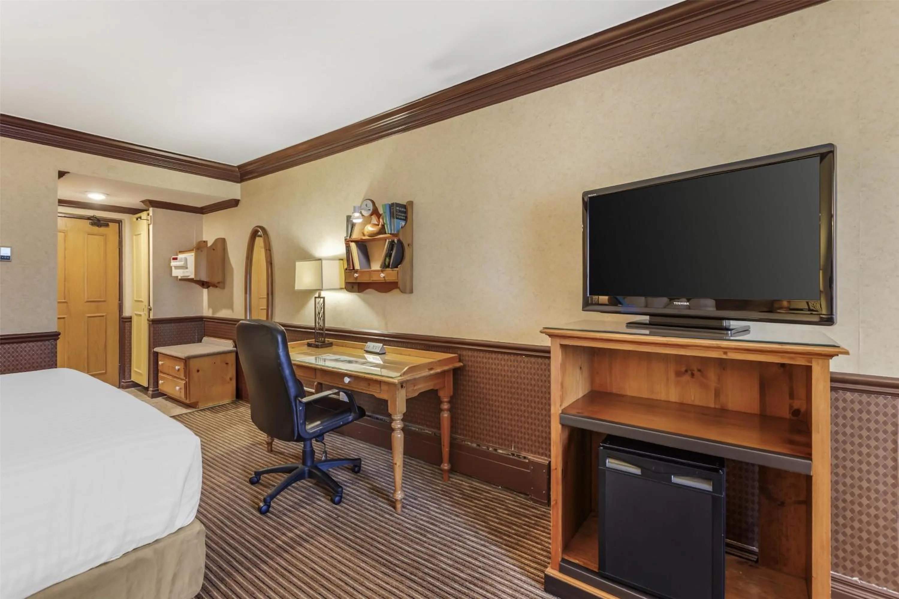 Bedroom, Bed in Best Western Fireside Inn