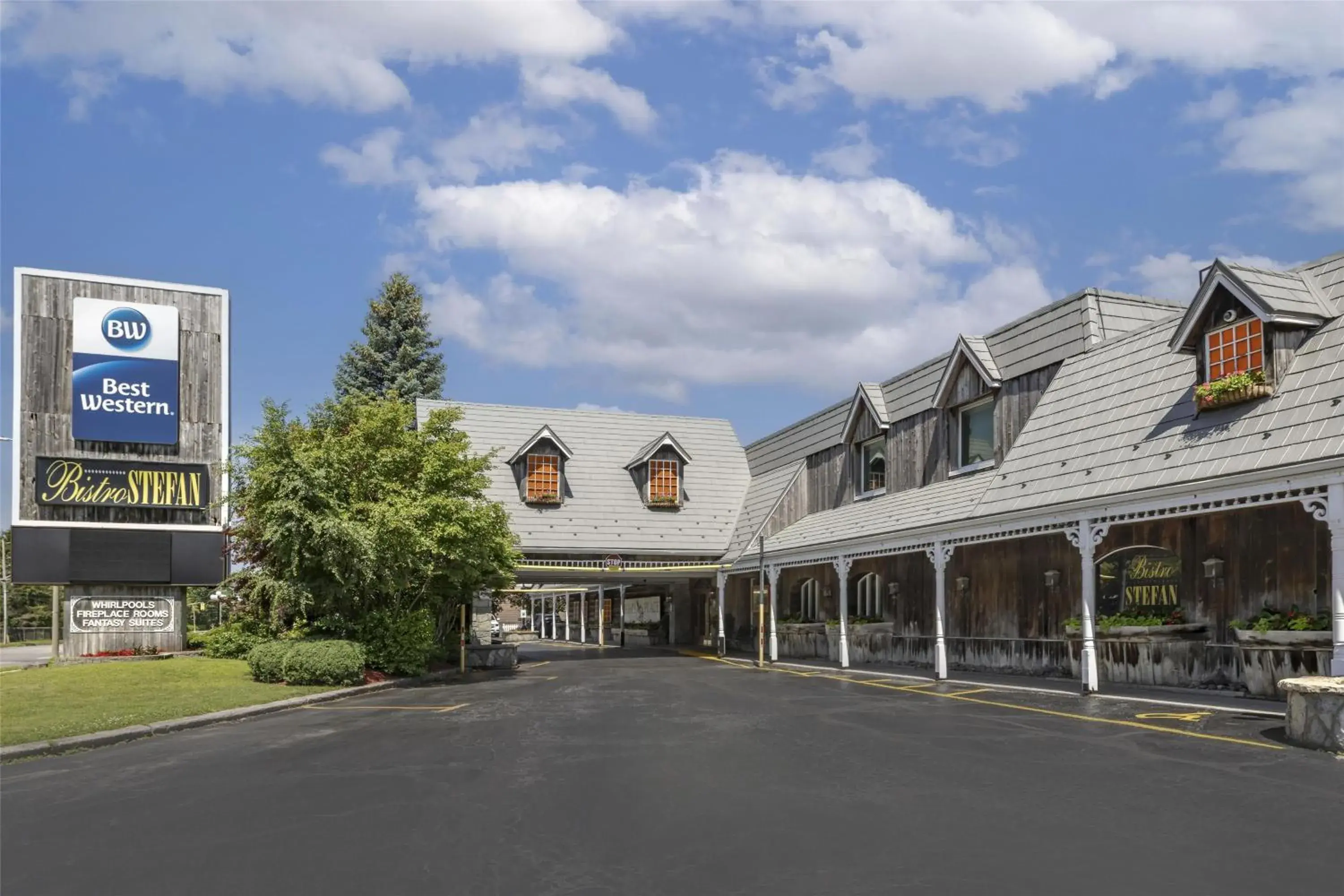 Property building in Best Western Fireside Inn Property building in Best Western Fireside Inn