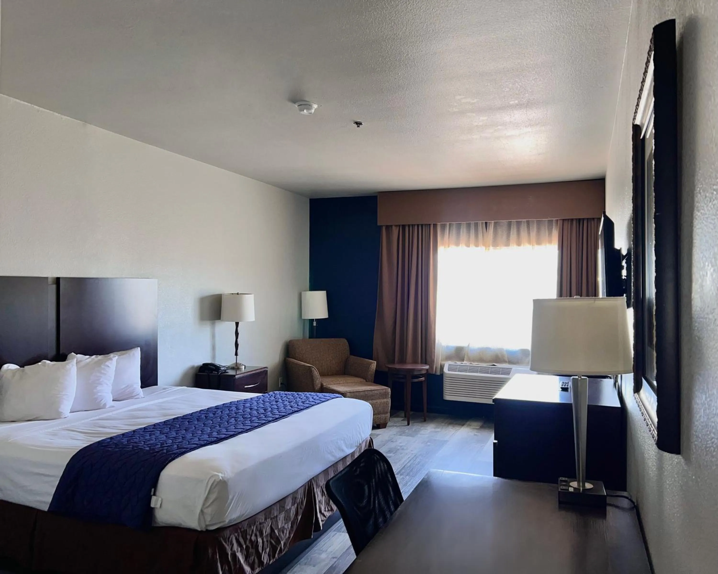 Bed in Budget Inn Phoenix