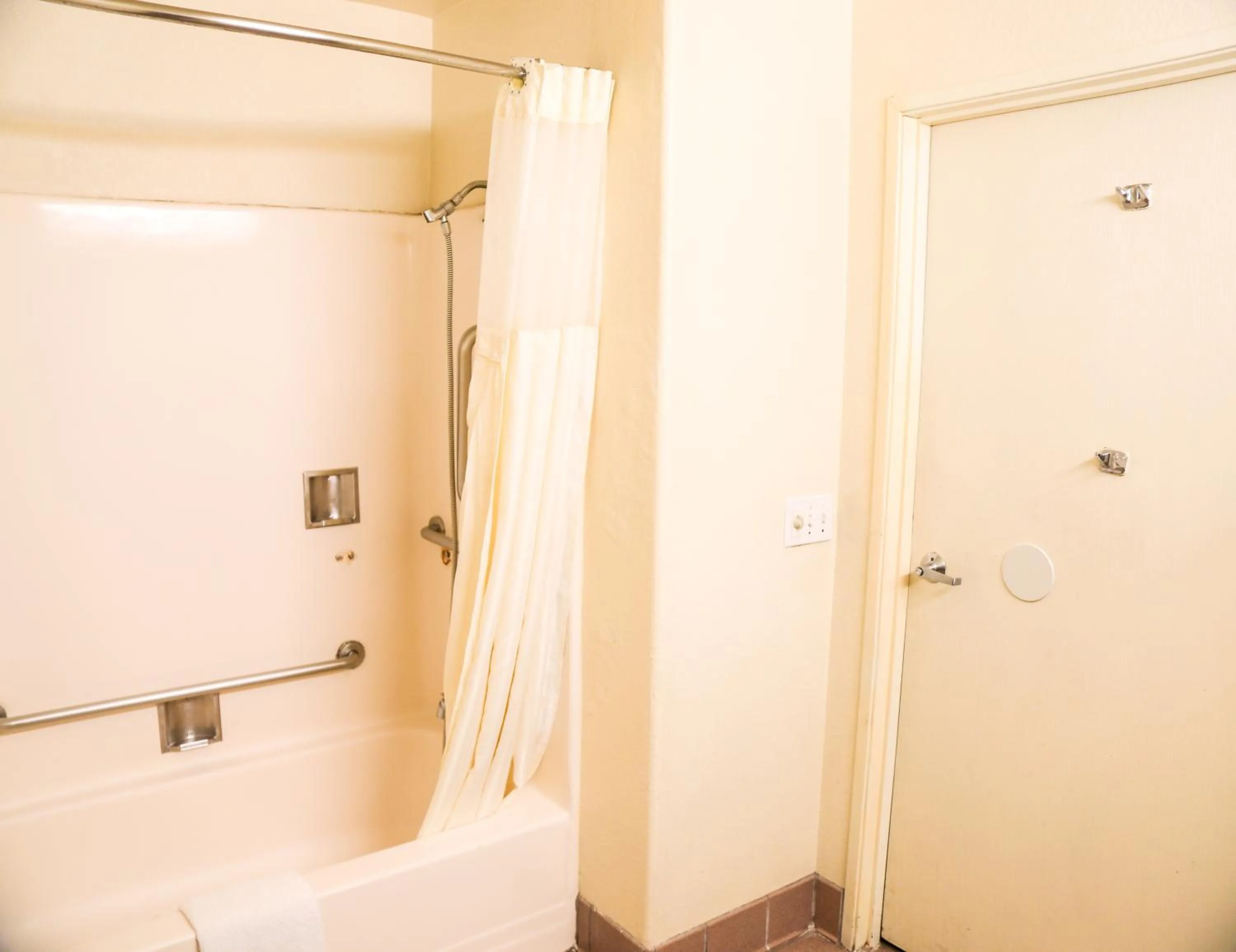 Bathroom in Budget Inn Phoenix