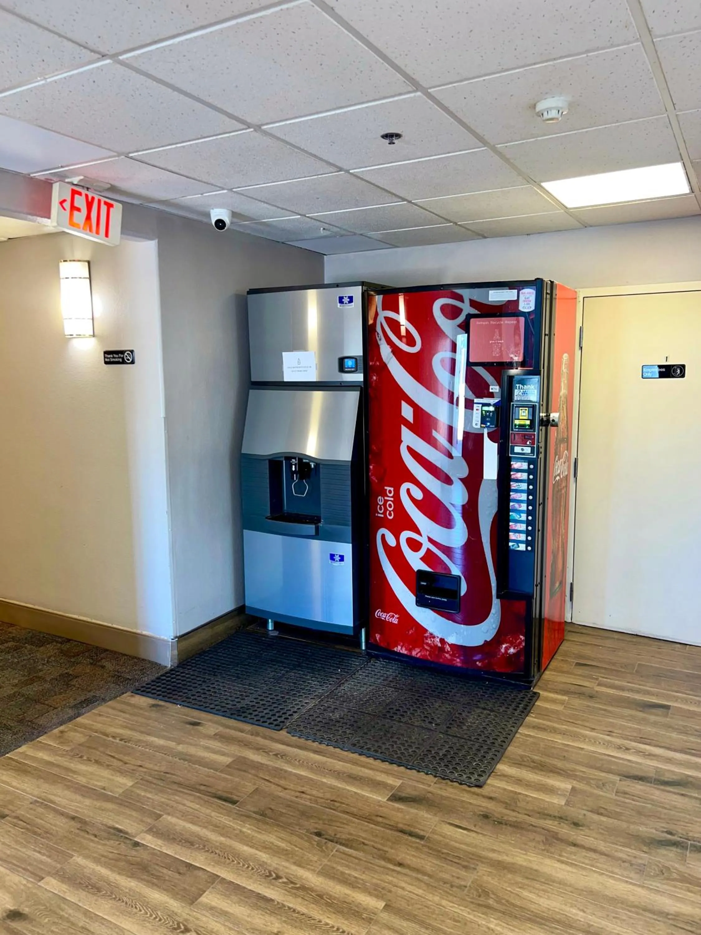 vending machine in Budget Inn Phoenix