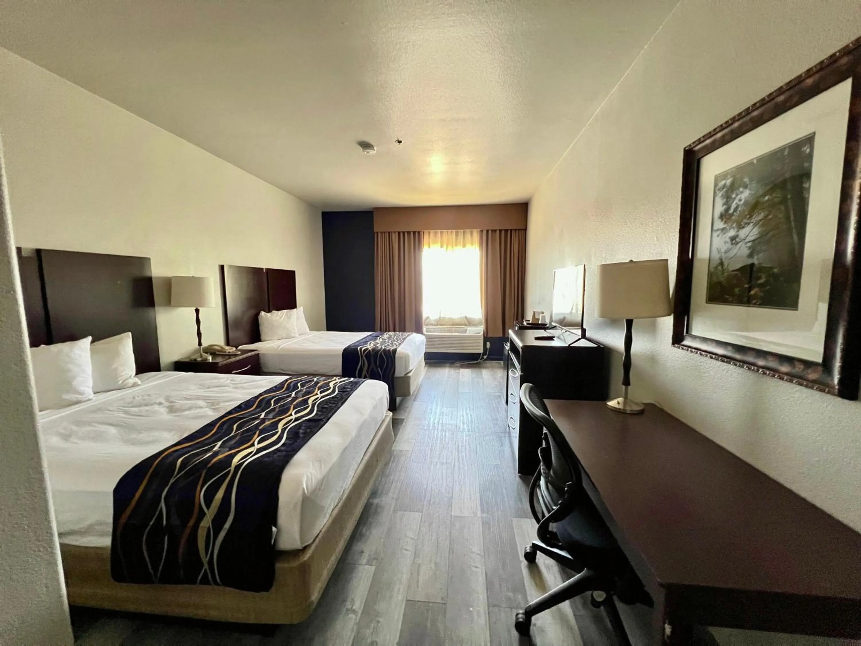 Bed in Budget Inn Phoenix