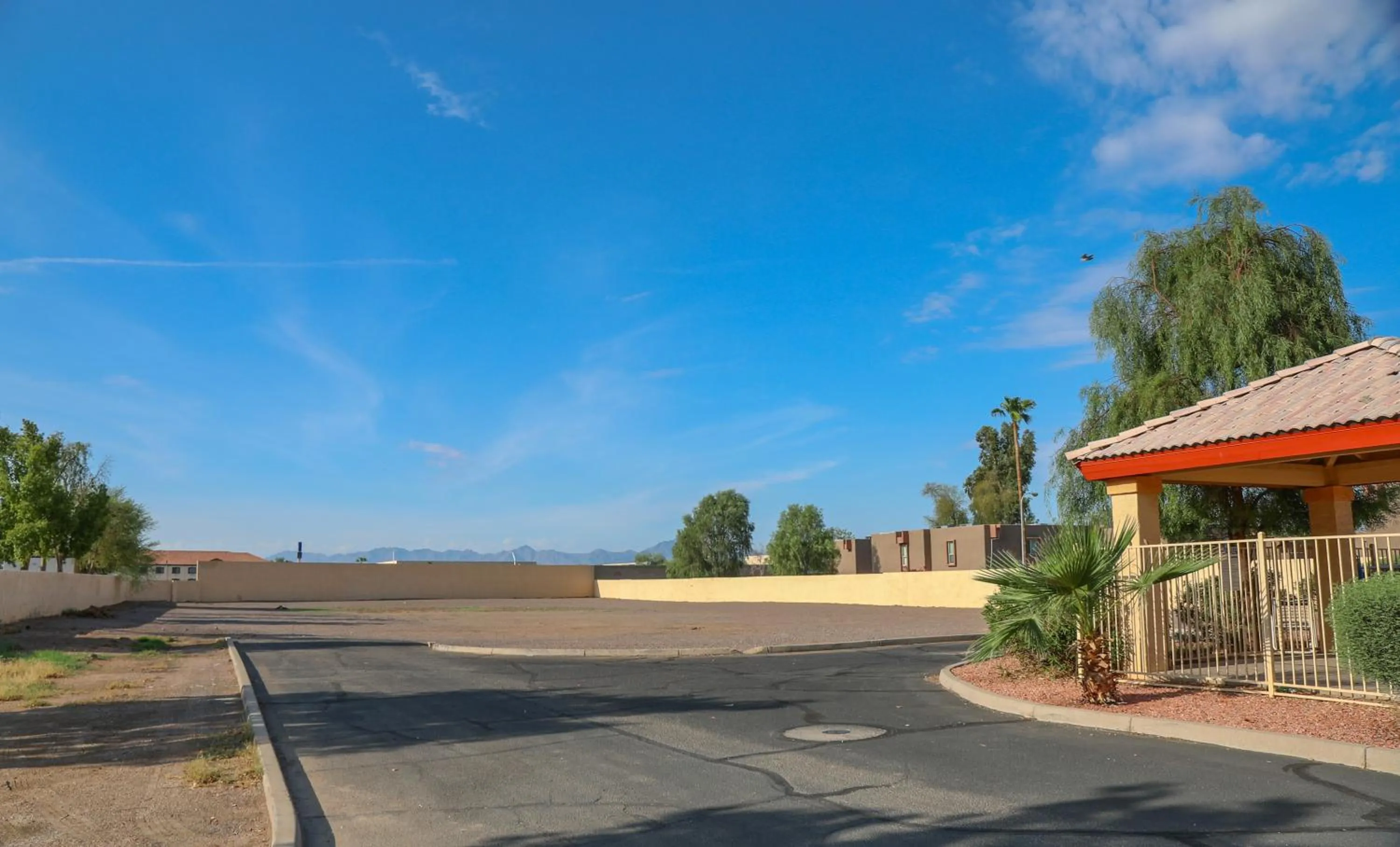 Parking in Budget Inn Phoenix