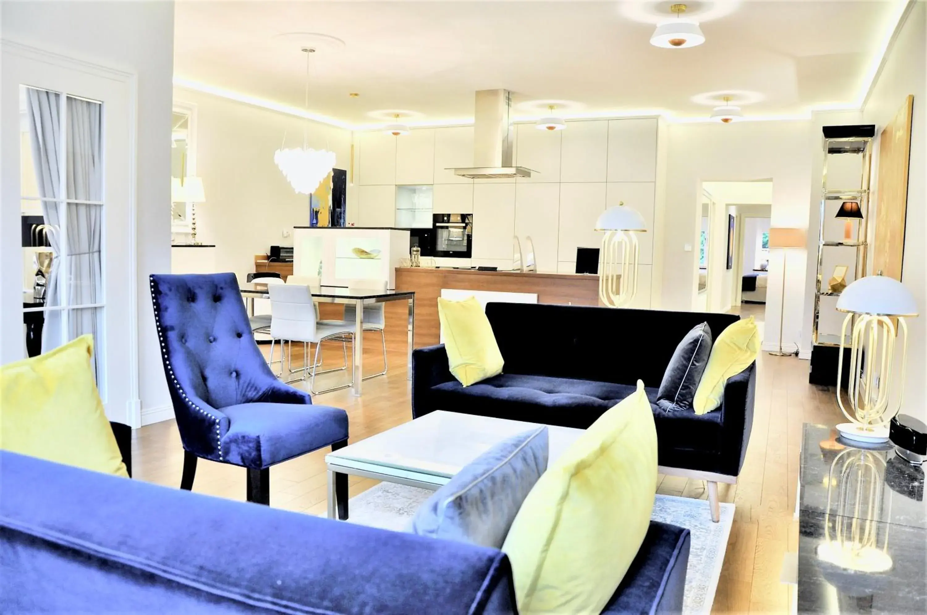 Luxury 3 Bedroom SIGNATURE Suite with Main Market Square view (175m2) in MONDRIAN Luxury Suites UNESCO Old Town Luxury 3 Bedroom SIGNATURE Suite with Main Market Square view (175m2) in MONDRIAN Luxury Suites UNESCO Old Town