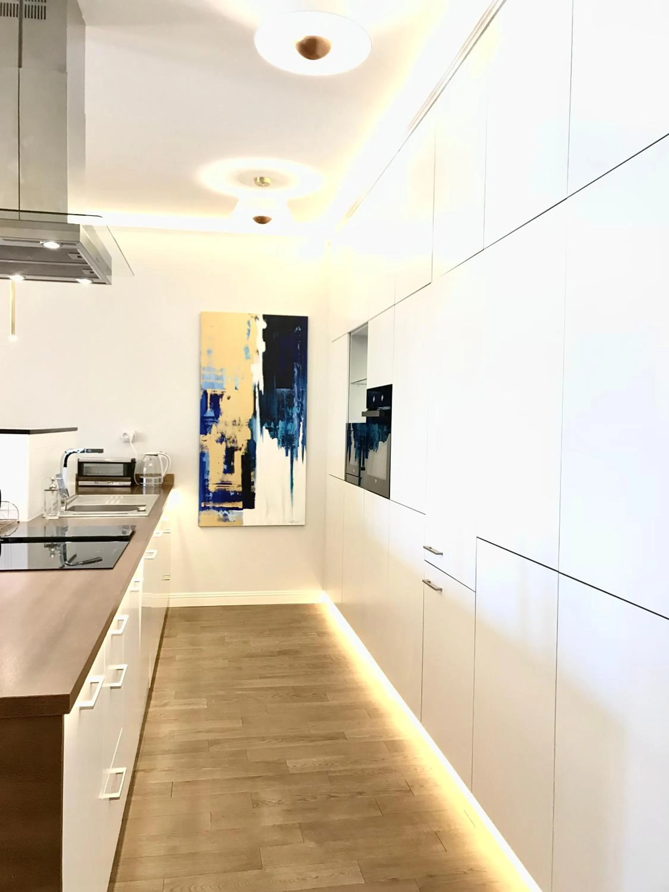 Kitchen or kitchenette in MONDRIAN Luxury Suites UNESCO Old Town