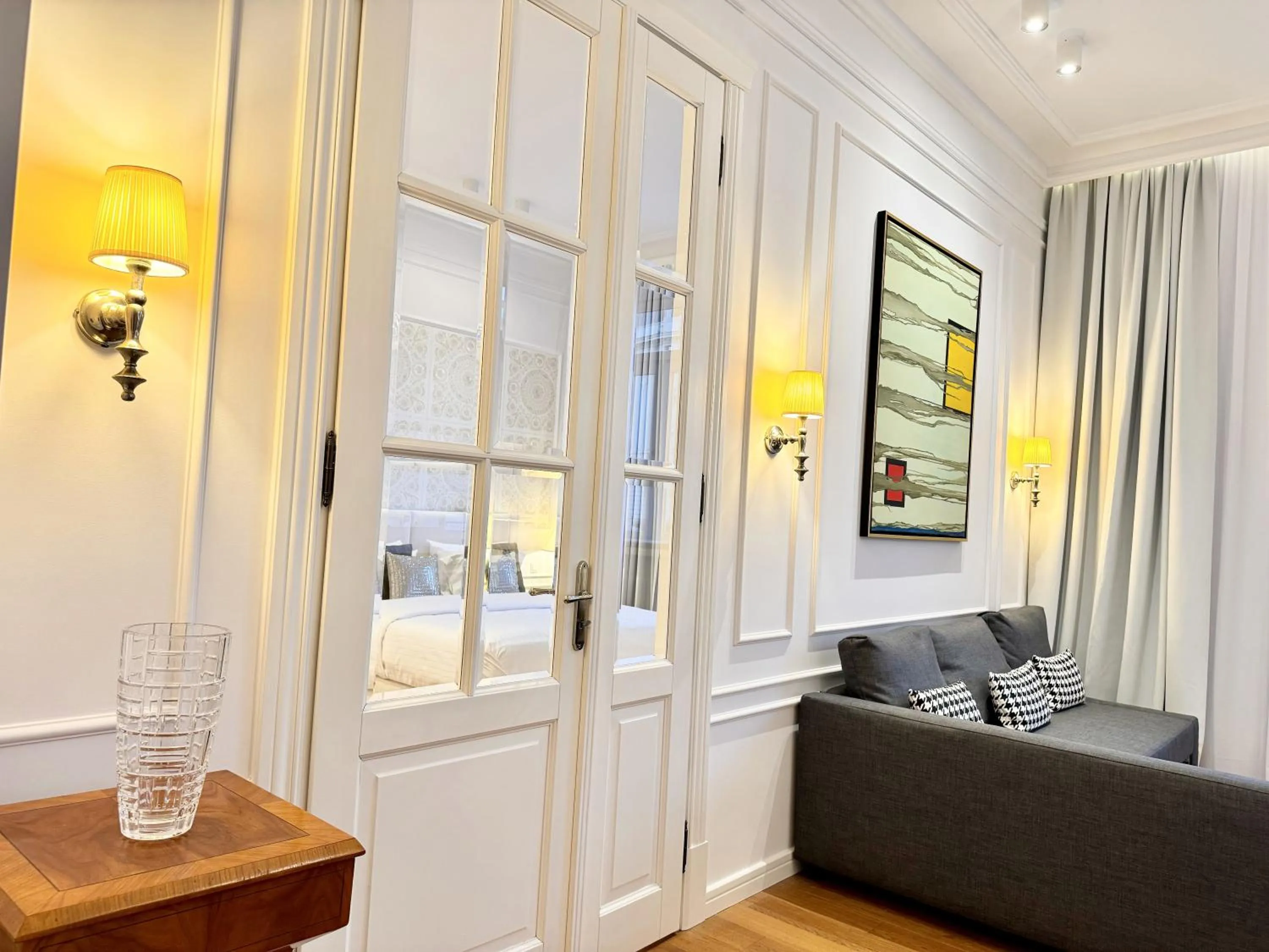 Photo of the whole room in MONDRIAN Luxury Suites UNESCO Old Town